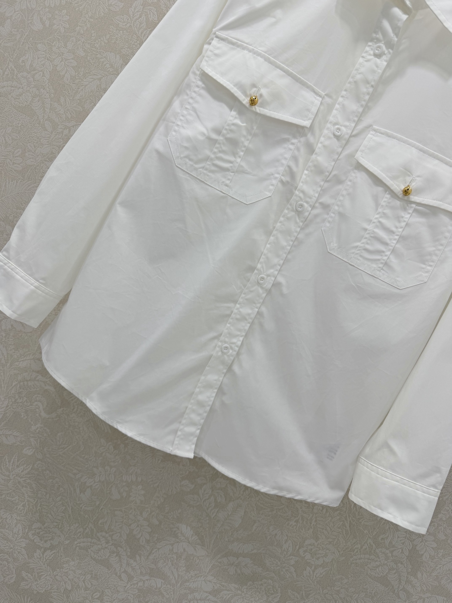 🔥🔥Celin*26新款衬衣 进口斜纹全棉材质 舒适细腻 透气十足 通体素色百搭耐看 胸前口袋搭配金属定