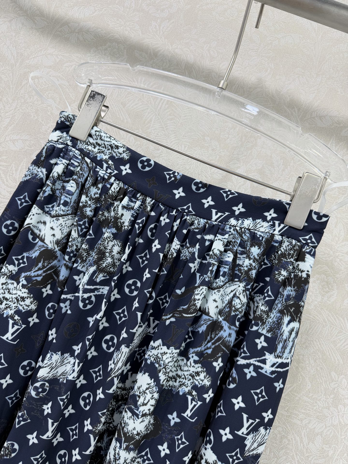 🔥🔥Louis Vuitt*n*26新款满幅老花印花半裙 气质甜美高级的百褶半身裙，算是也少不了这样时髦