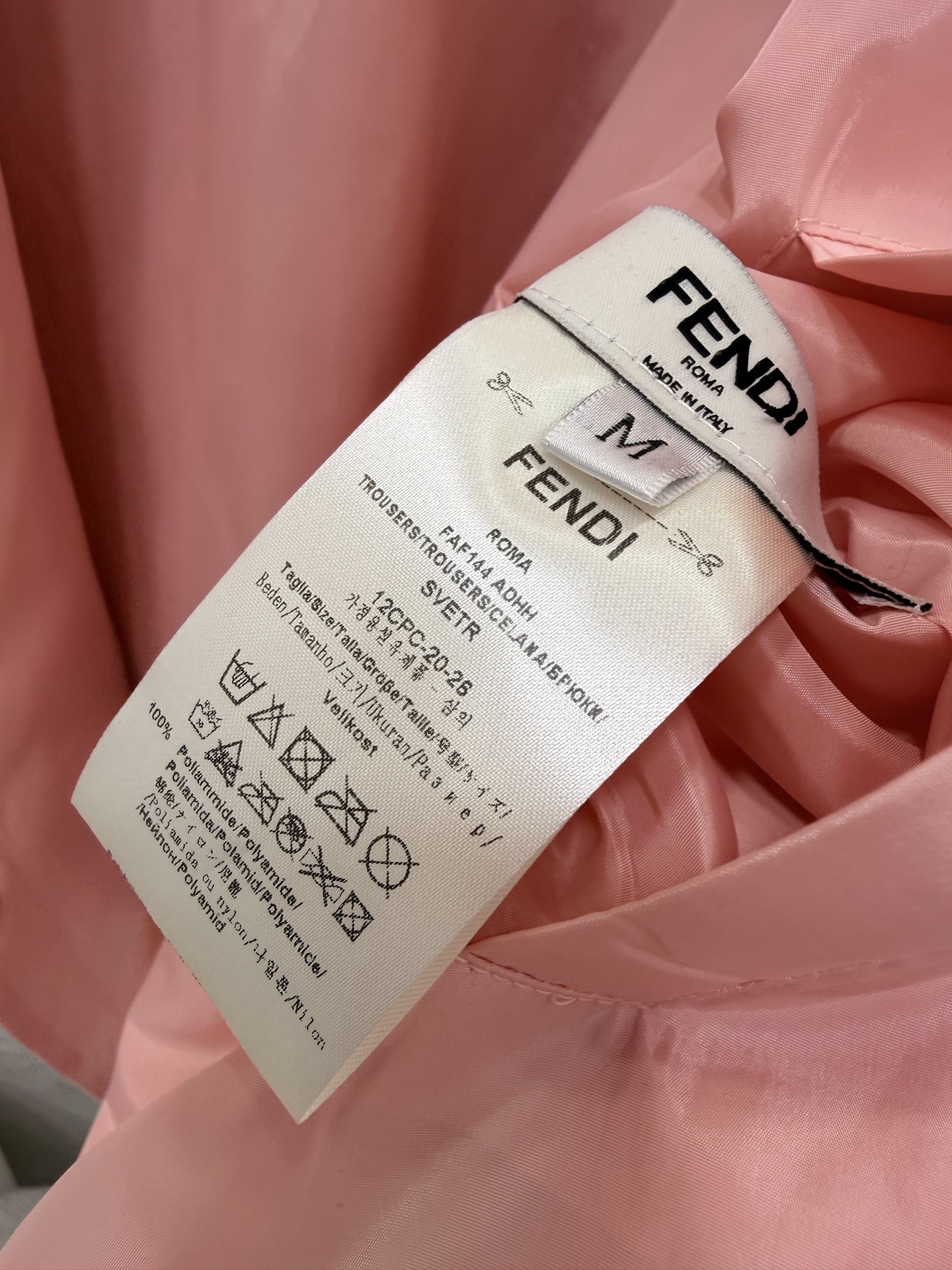 🔥🔥FEND*26新款晕染彩色FF印花运动系列套装 整套出售 双面穿翻领衬衣➕短裤的组合 今年F家的新花