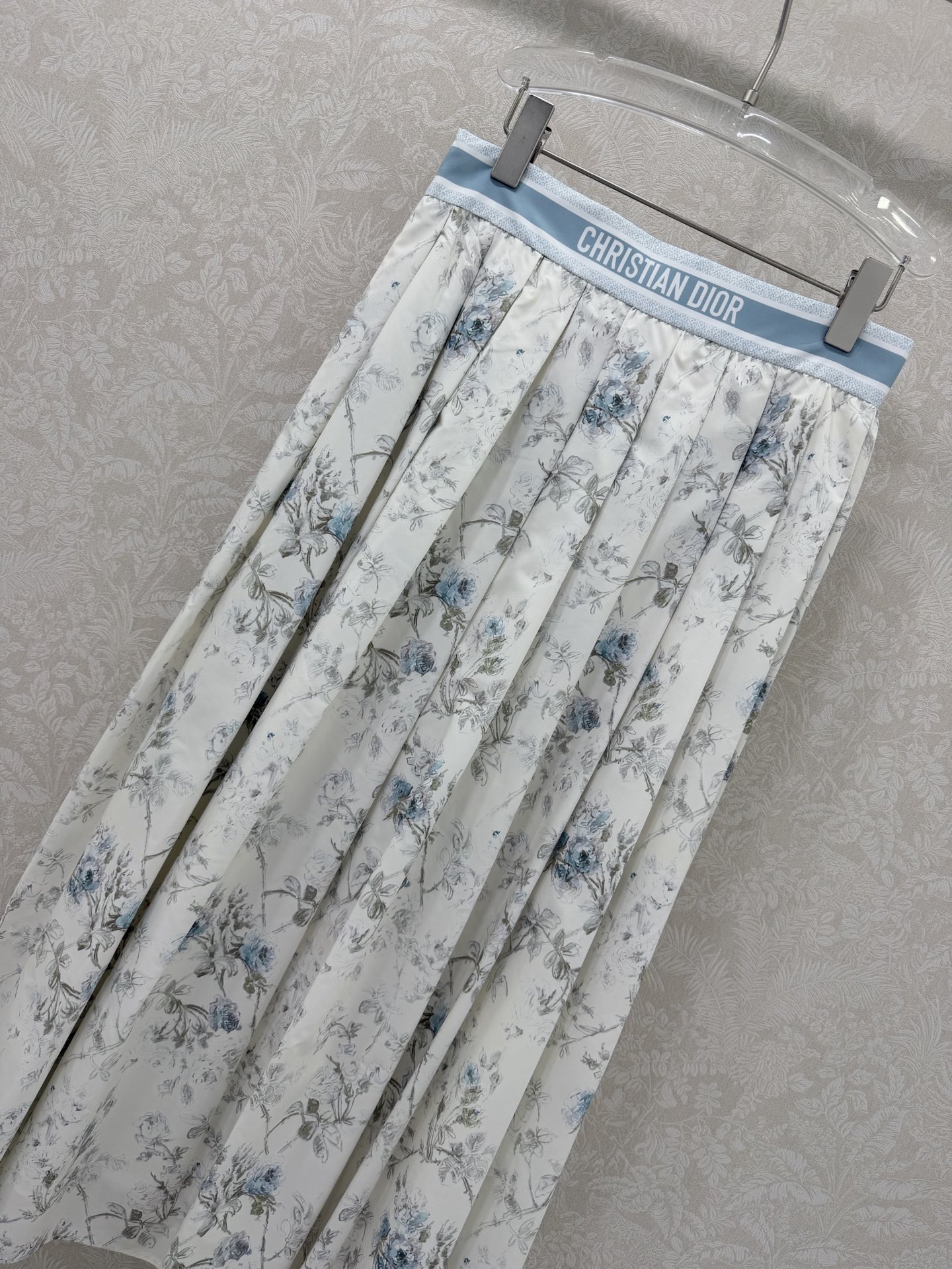 🔥🔥 DIO* 26早春系列渡假新品vessel 花园元素图案定位印花半身裙🦋 腰头字母logo 群身超