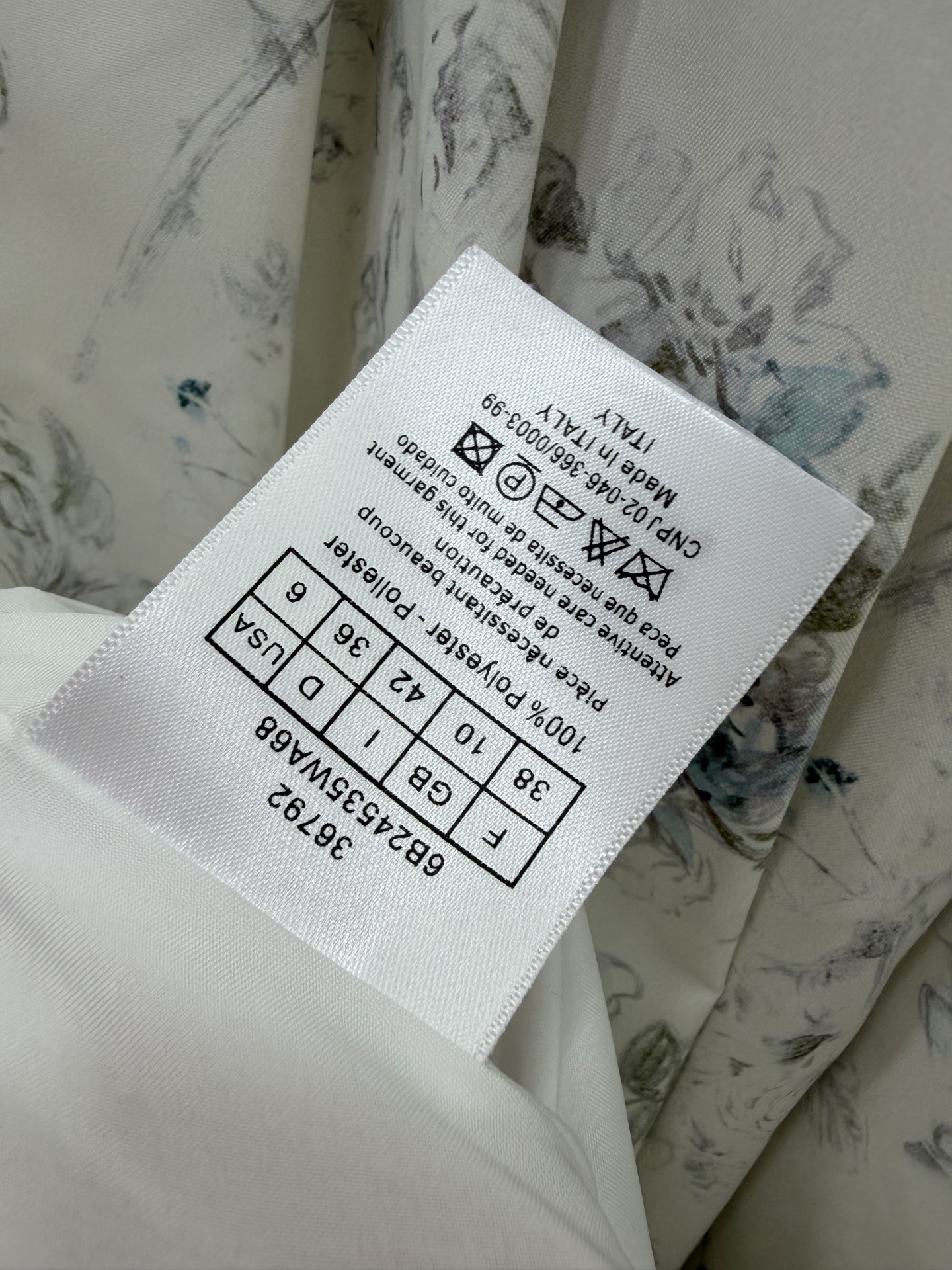 🔥🔥 DIO* 26早春系列渡假新品vessel 花园元素图案定位印花半身裙🦋 腰头字母logo 群身超