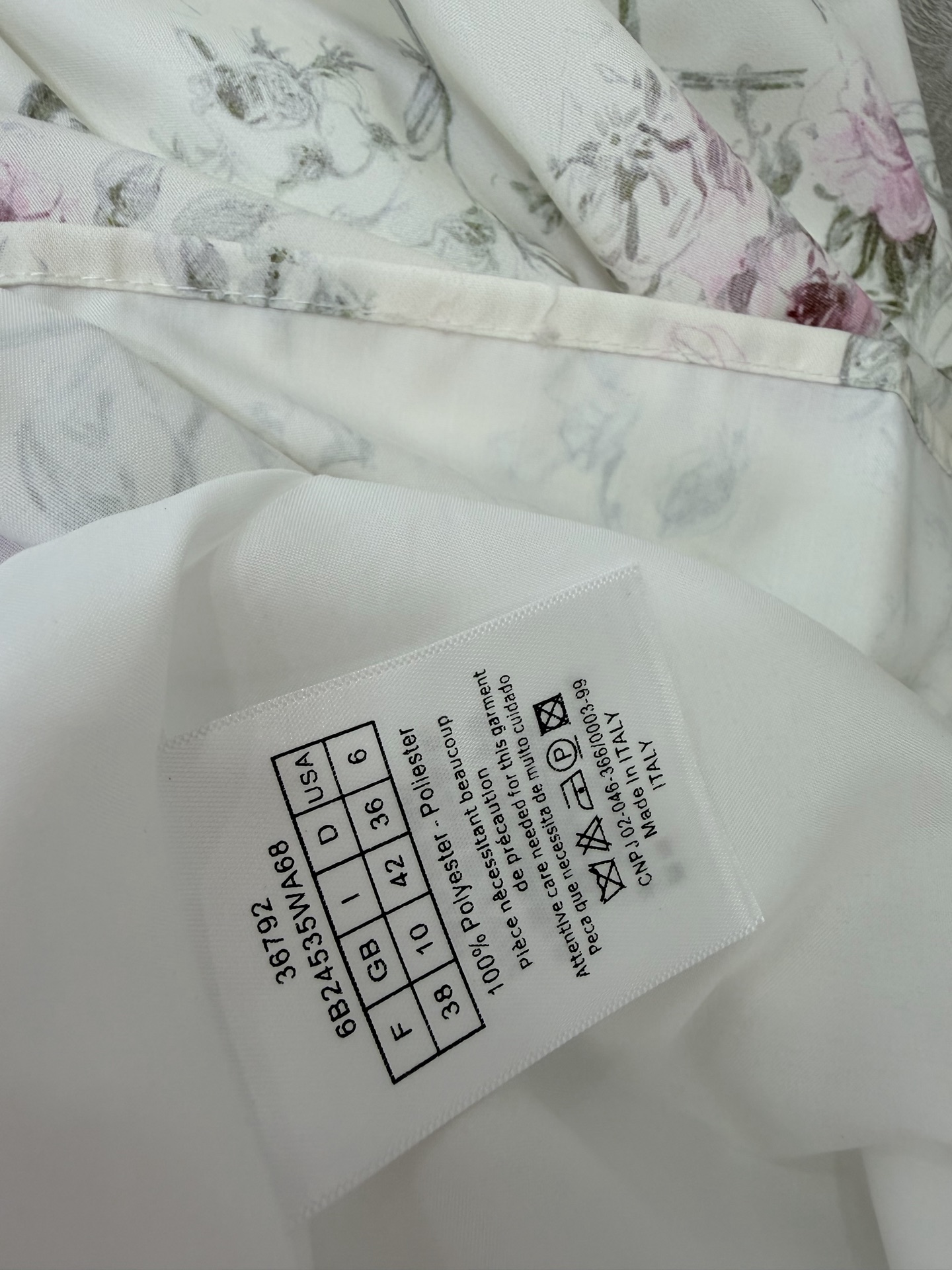 🔥🔥 DIO* 26早春系列渡假新品vessel 花园元素图案定位印花半身裙🦋 腰头字母logo 群身超