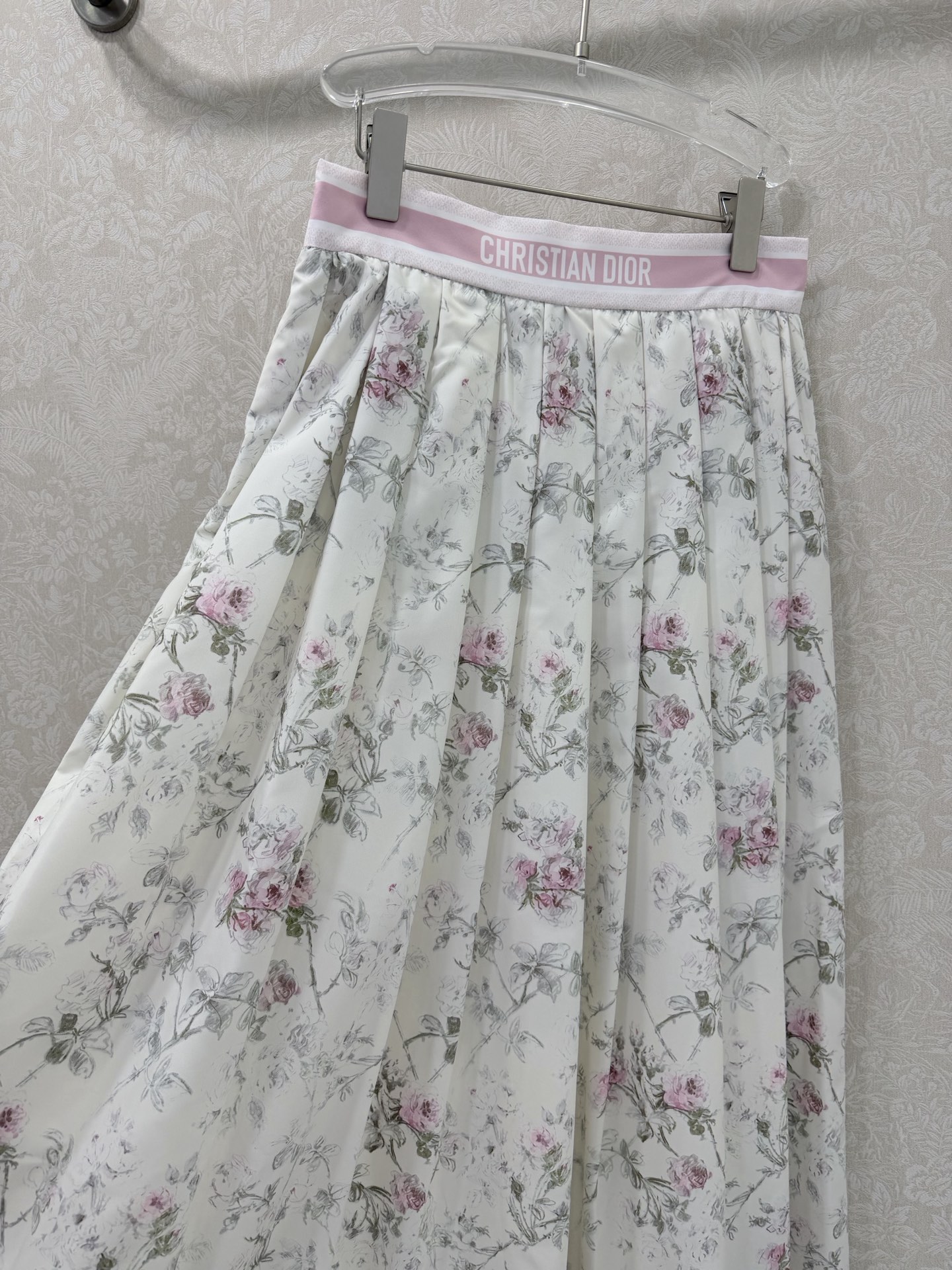 🔥🔥 DIO* 26早春系列渡假新品vessel 花园元素图案定位印花半身裙🦋 腰头字母logo 群身超