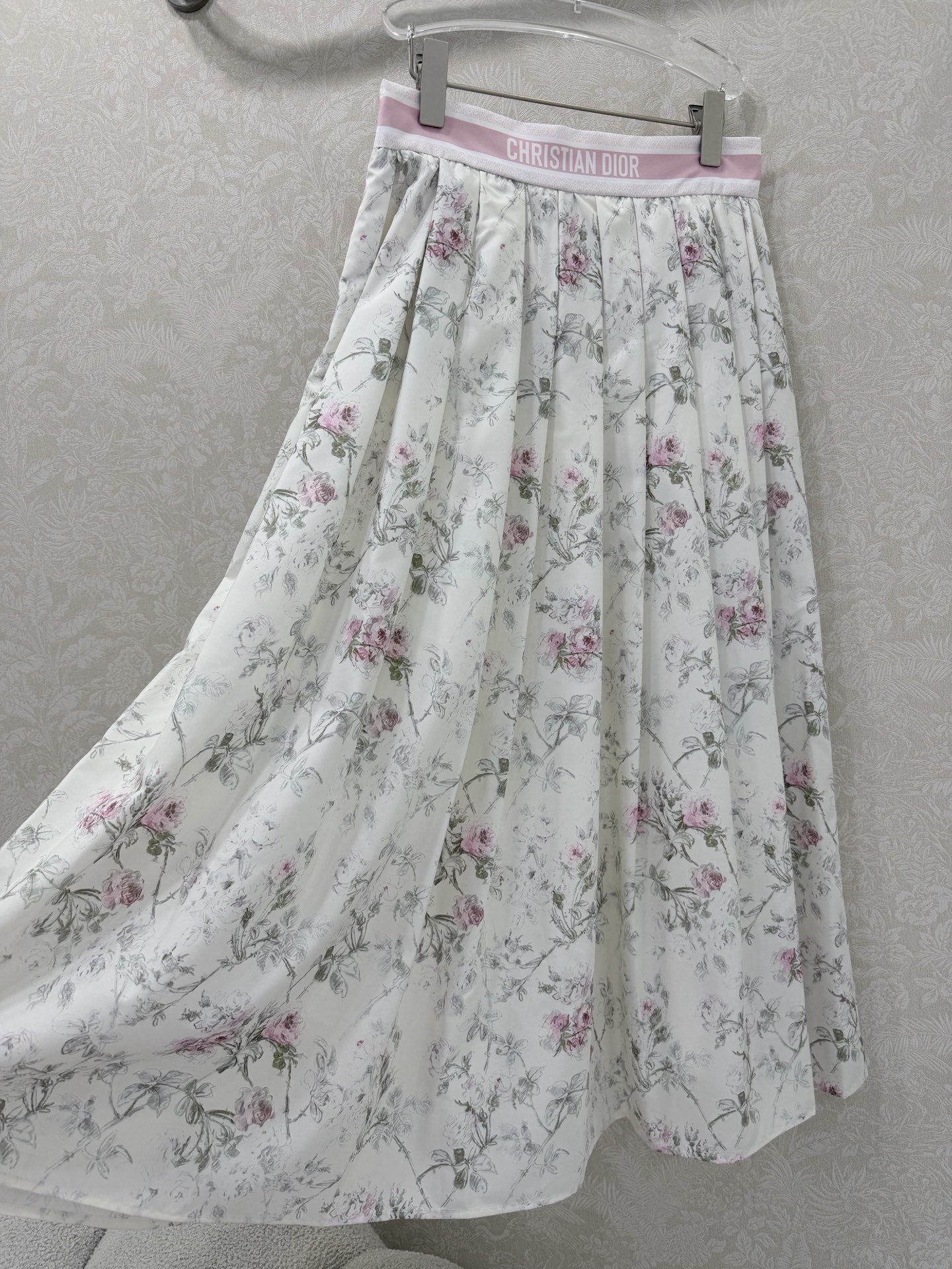 🔥🔥 DIO* 26早春系列渡假新品vessel 花园元素图案定位印花半身裙🦋 腰头字母logo 群身超