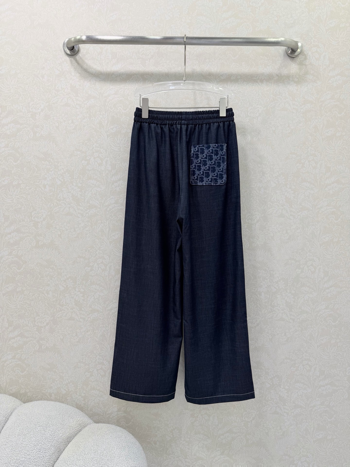 🔥🔥Dio*26新款抽绳侧边明线阔腿长裤 裤身四叶草🍀刺绣字母logo低调奢华，后口袋字母提花牛仔撞色 