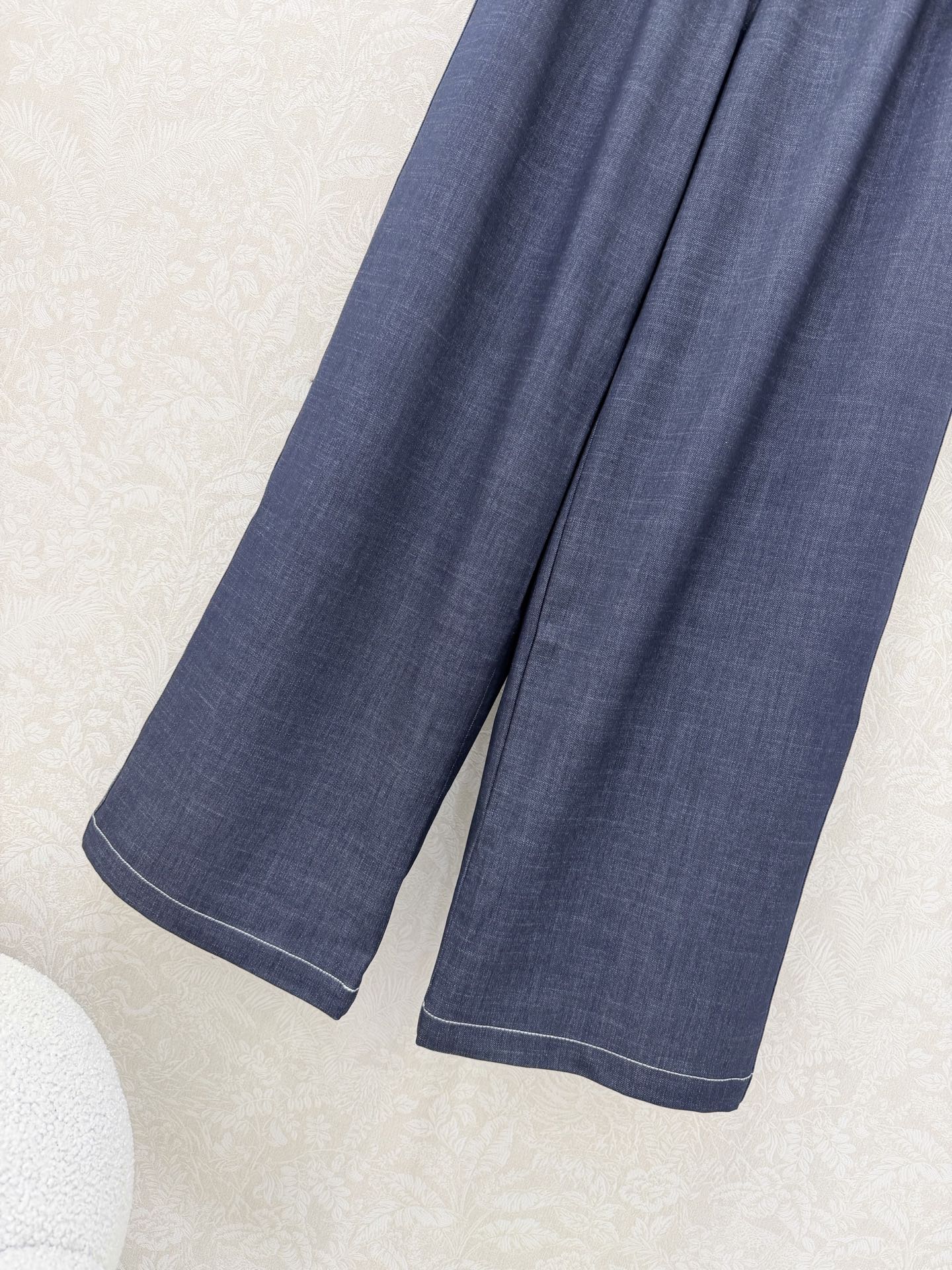 🔥🔥Dio*26新款抽绳侧边明线阔腿长裤 裤身四叶草🍀刺绣字母logo低调奢华，后口袋字母提花牛仔撞色 