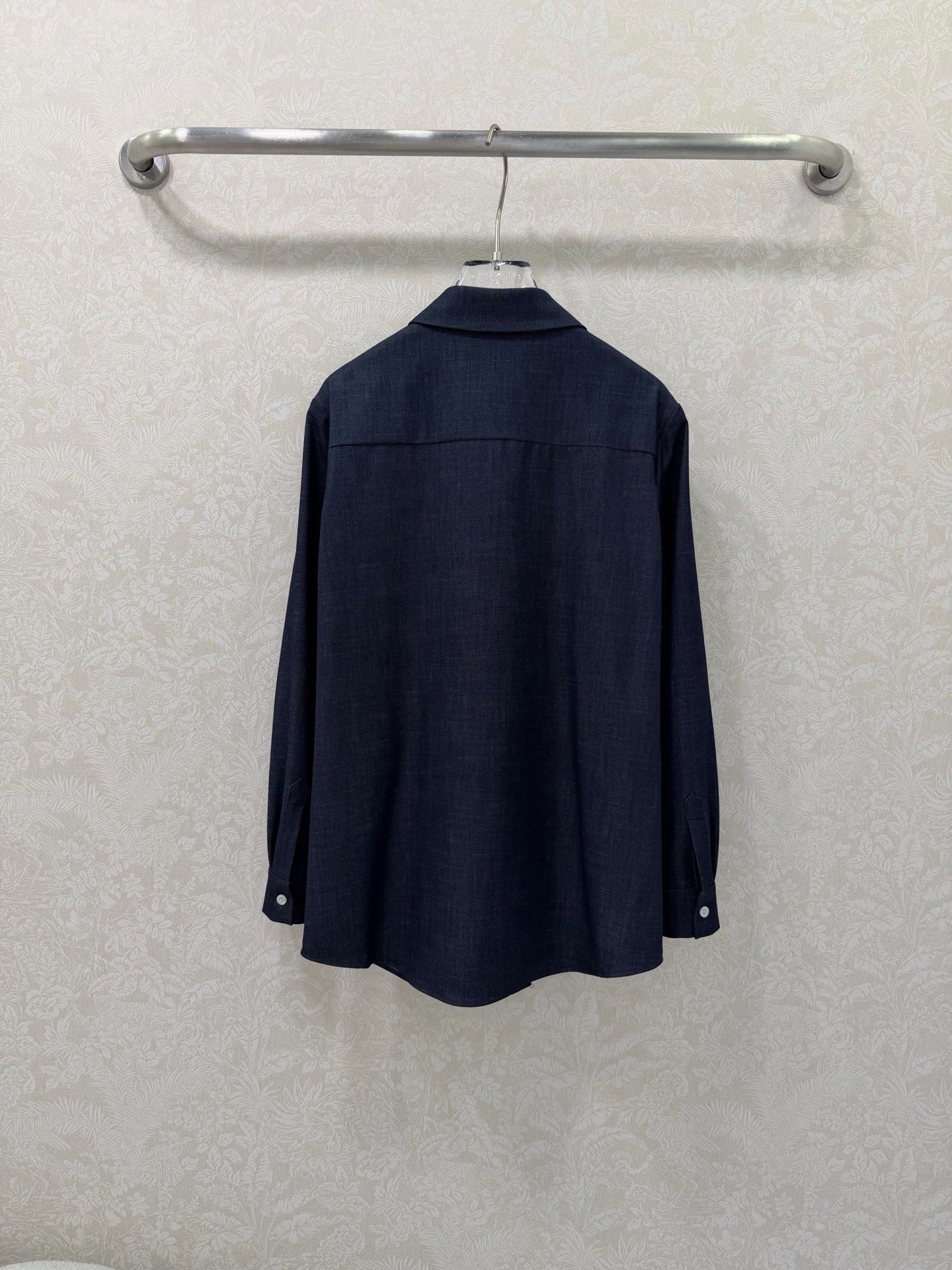 🔥🔥Dio*26新款翻领牛仔棉长袖衬衣 胸前提花牛仔撞色口袋 衣身四叶草🍀刺绣字母logo低调奢华，为设