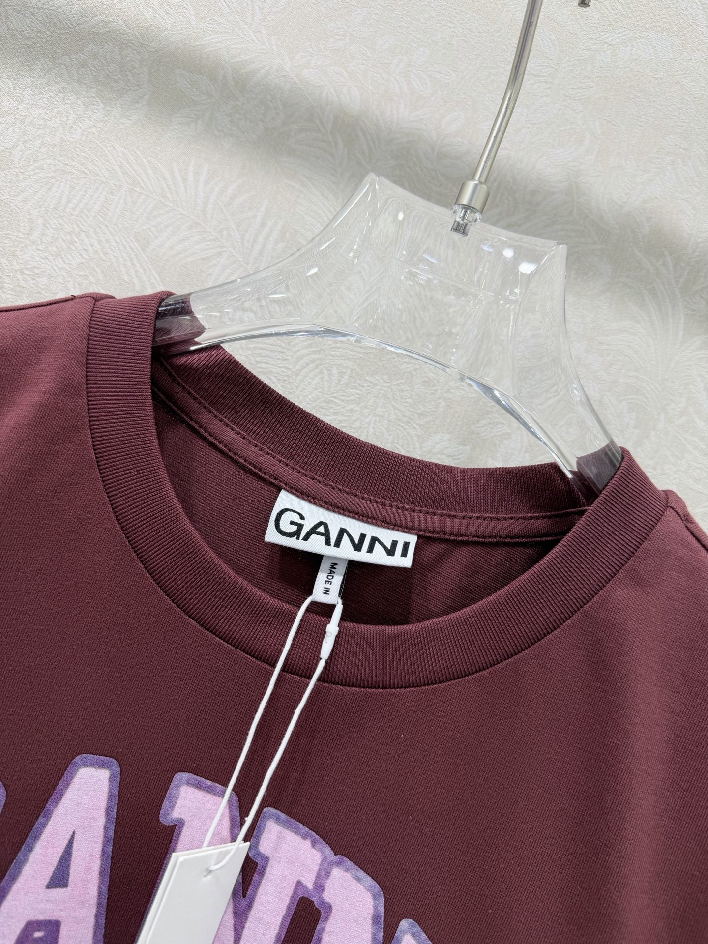 🔥🔥GANN*× Disney 26新款黛丝鸭联名限定T恤 把童话穿进日常 四格黛丝鸭漫画印花经典，粉色