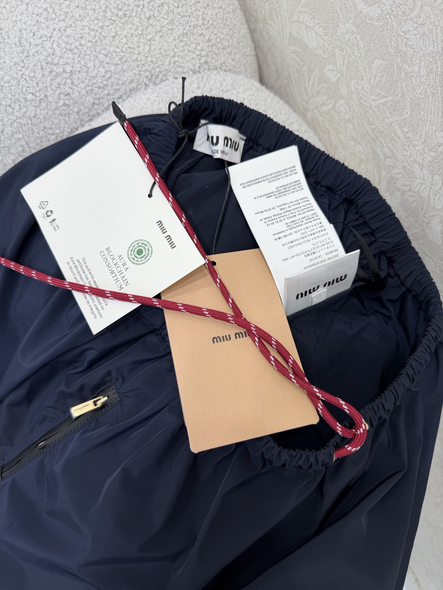 🔥🔥MIUMI*26新款薄款尼龙字母防晒休闲伞状半裙 一系列同步上新 外套➕短裤➕半裙~ 原版定制面料轻