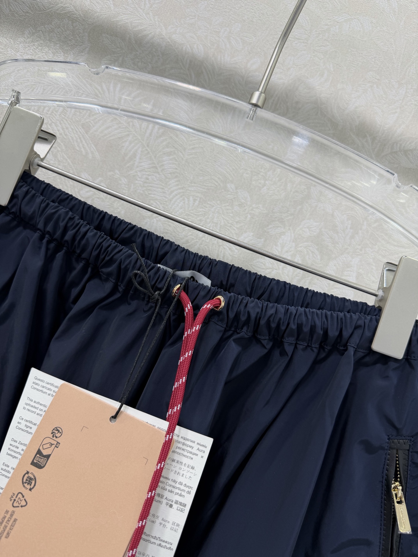 🔥🔥MIUMI*26新款薄款尼龙字母防晒休闲伞状半裙 一系列同步上新 外套➕短裤➕半裙~ 原版定制面料轻