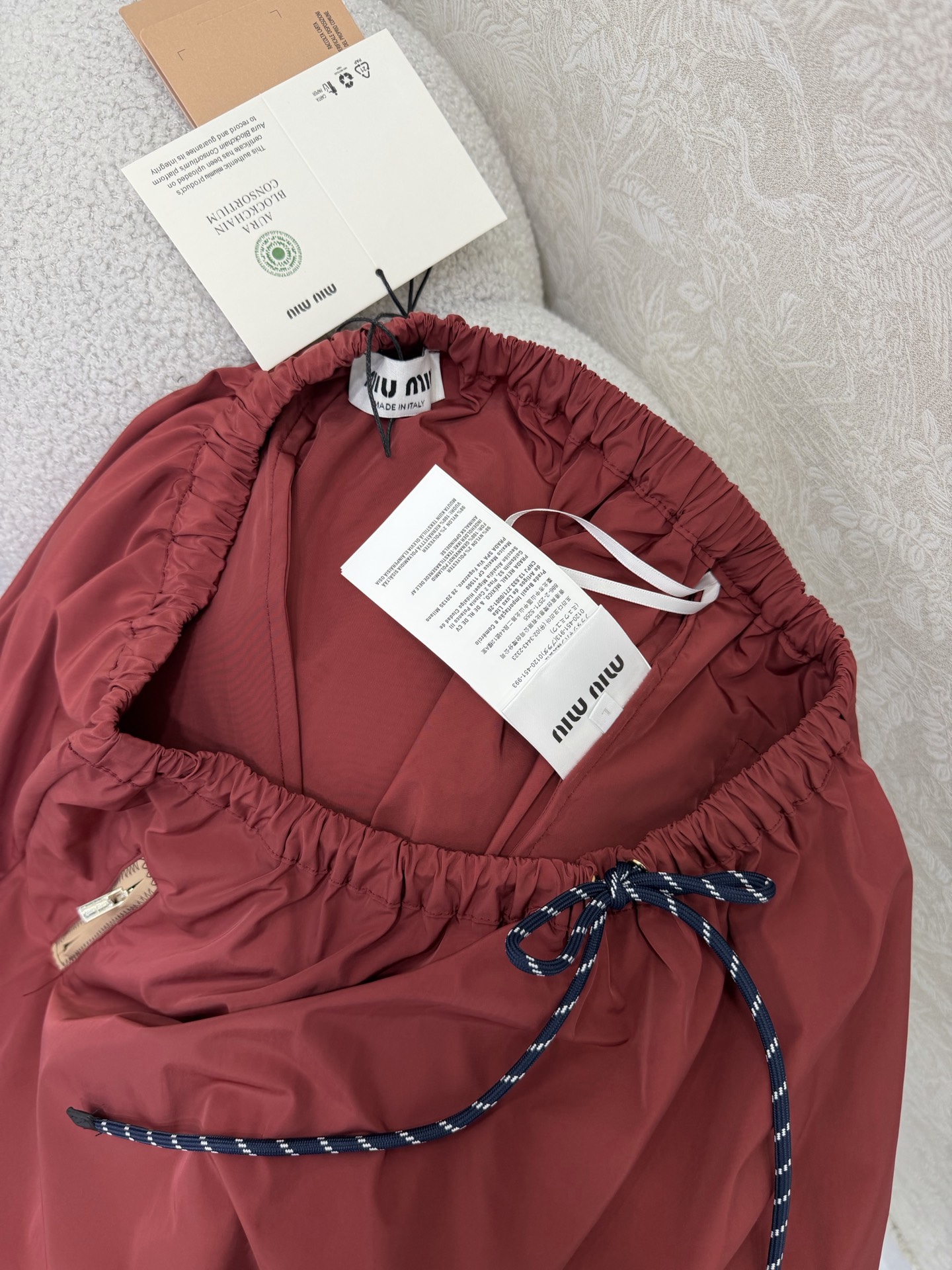 🔥🔥MIUMI*26新款薄款尼龙字母防晒休闲伞状半裙 一系列同步上新 外套➕短裤➕半裙~ 原版定制面料轻