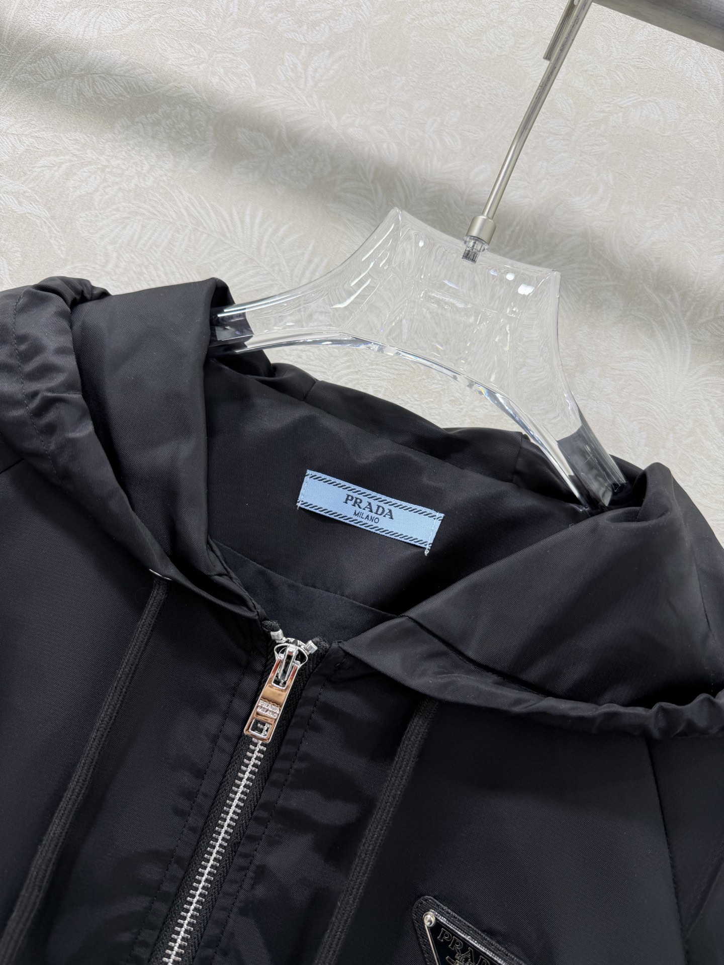 🔥🔥prad*26新款薄款尼龙防晒休闲连帽外套 一系列同步上新 外套➕长裤 分开出售 原版定制面料轻盈舒