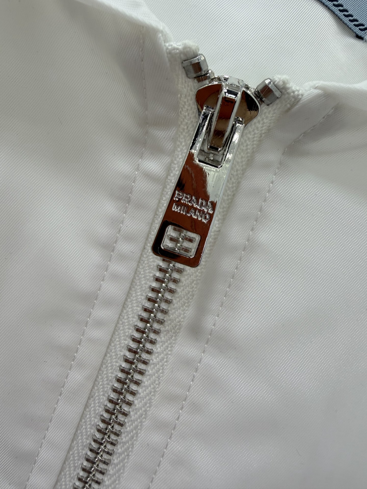 🔥🔥prad*26新款薄款尼龙防晒休闲连帽外套 一系列同步上新 外套➕长裤 分开出售 原版定制面料轻盈舒