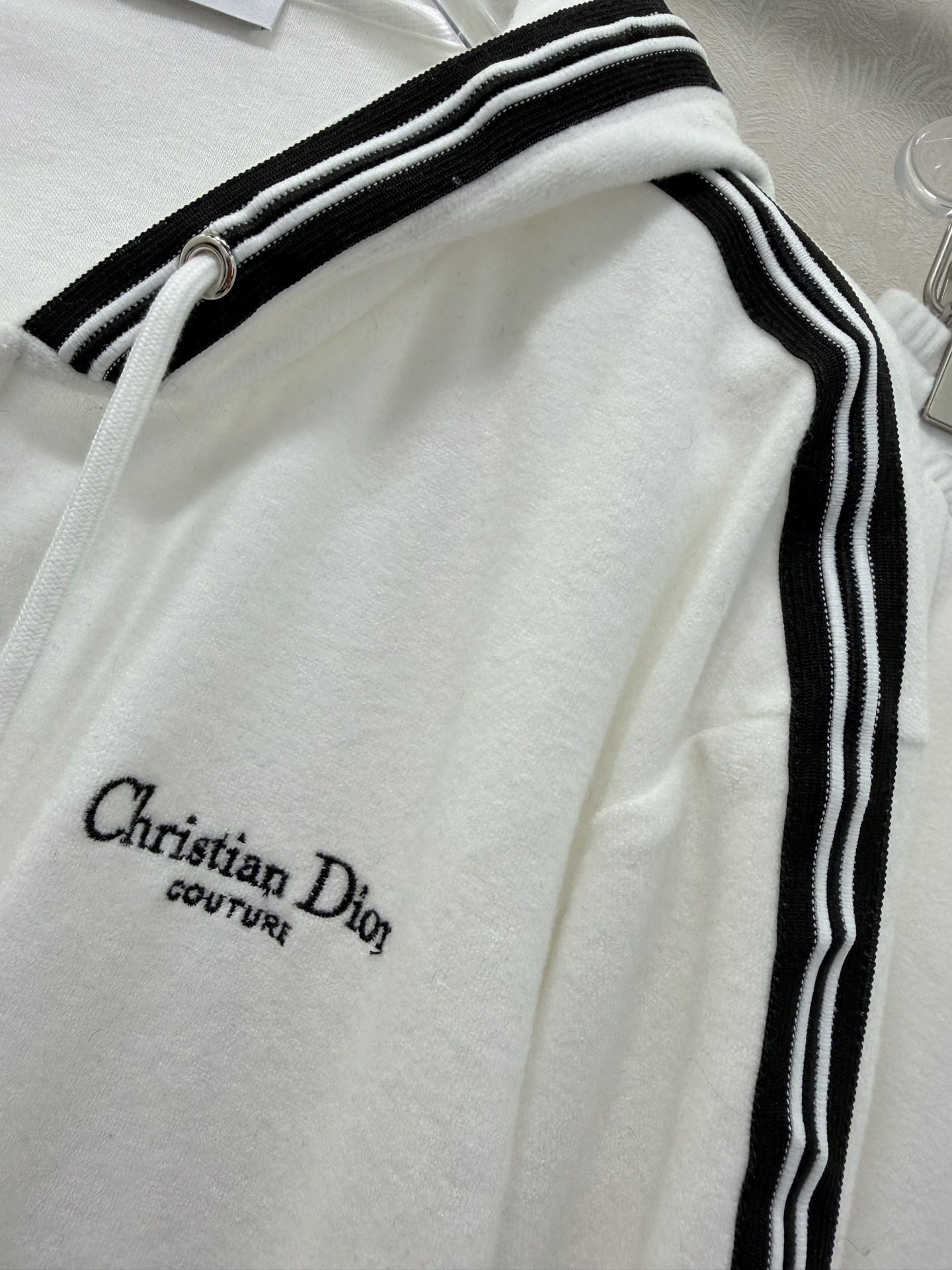 🔥🔥DIO*26新款毛巾面料套装 连帽拉链外套➕腰抽绳阔腿长裤的组合 外套裤子侧边均已条纹织带装饰 手感