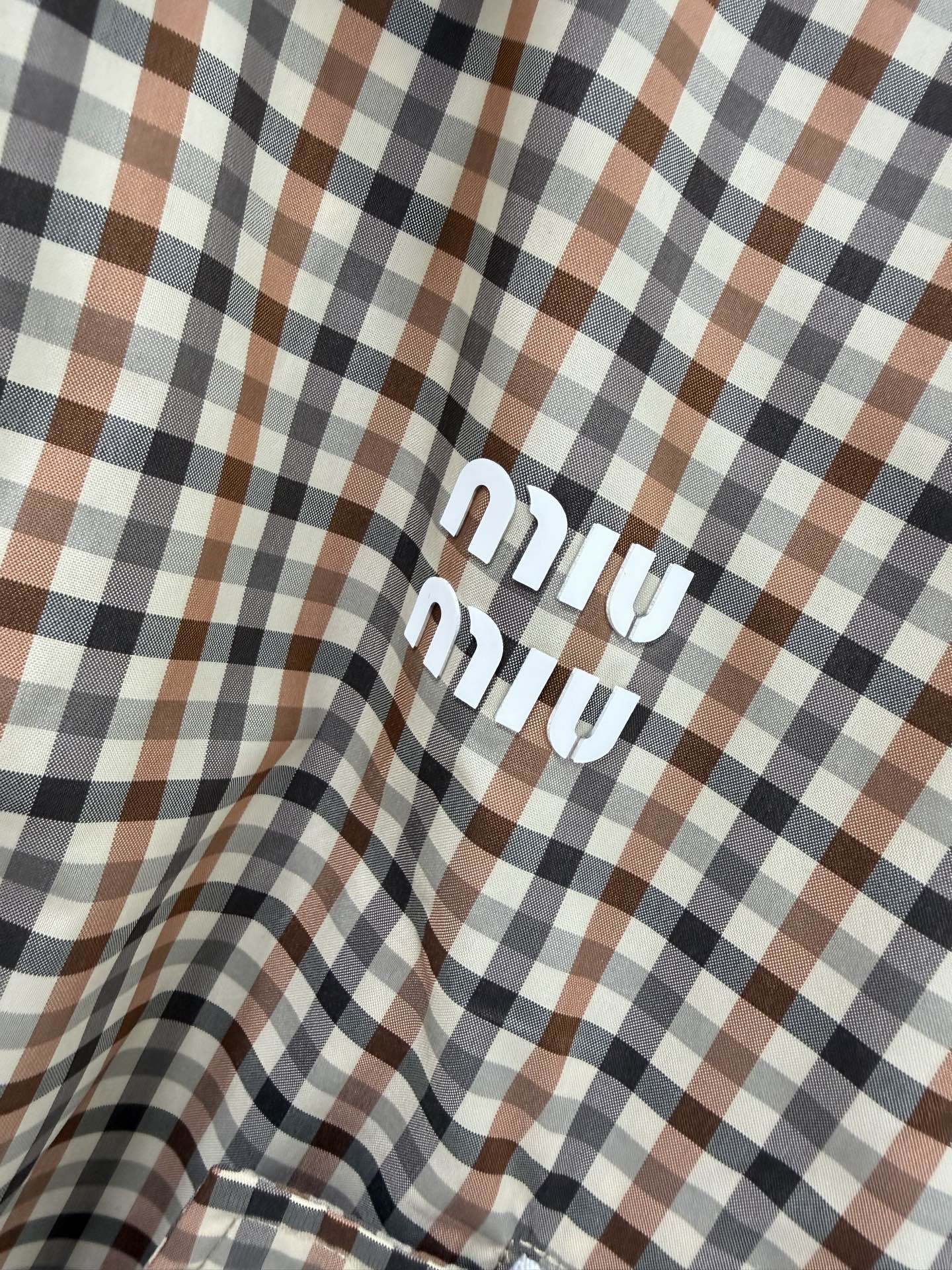 🔥🔥miumi*26新款miu系少女穿搭外套 知性分子学院风落肩夹克外套 细黄格复古风胸前拼接蕾丝设计甜