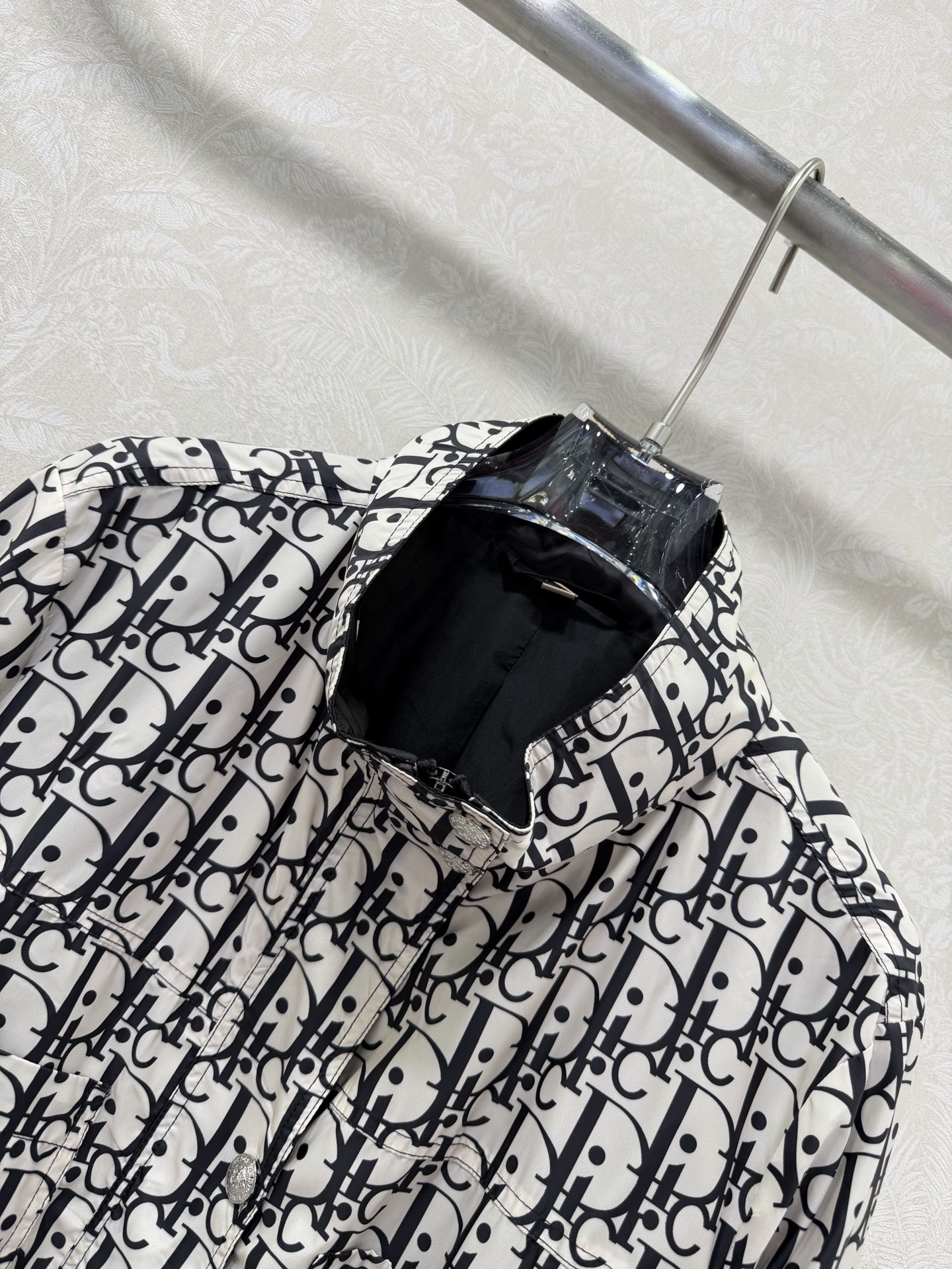 🔥🔥DIO*26新款防晒冲锋衣薄款立领外套 整件满幅老花D字母印花 简约大气休闲运动活力 内衬纯色 减龄