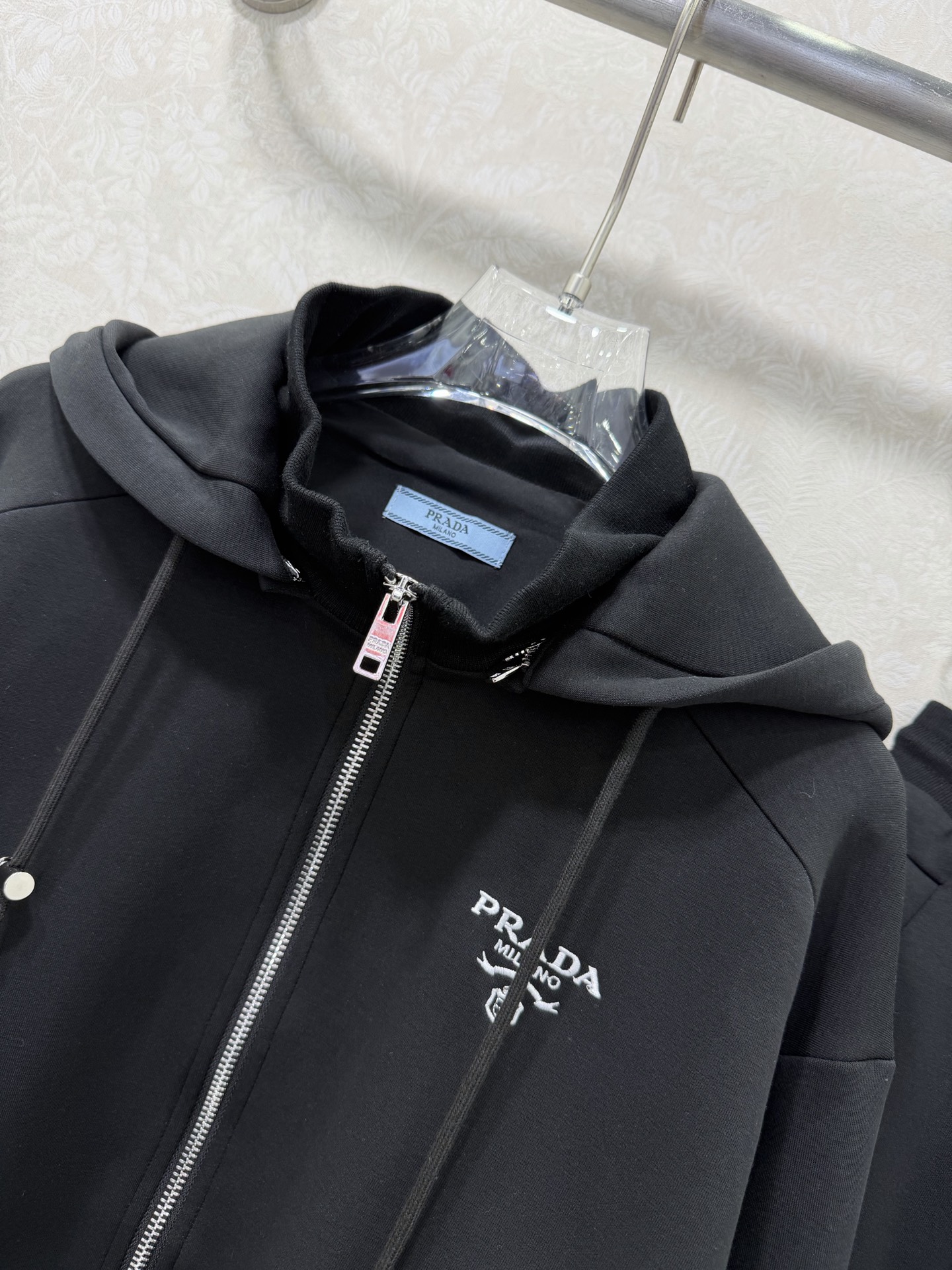🔥🔥PRAD*26新款三角标卫衣套装 运动休闲套装，高级配色自带清冷感。定制高克重卫衣料，挺括不易变形。
