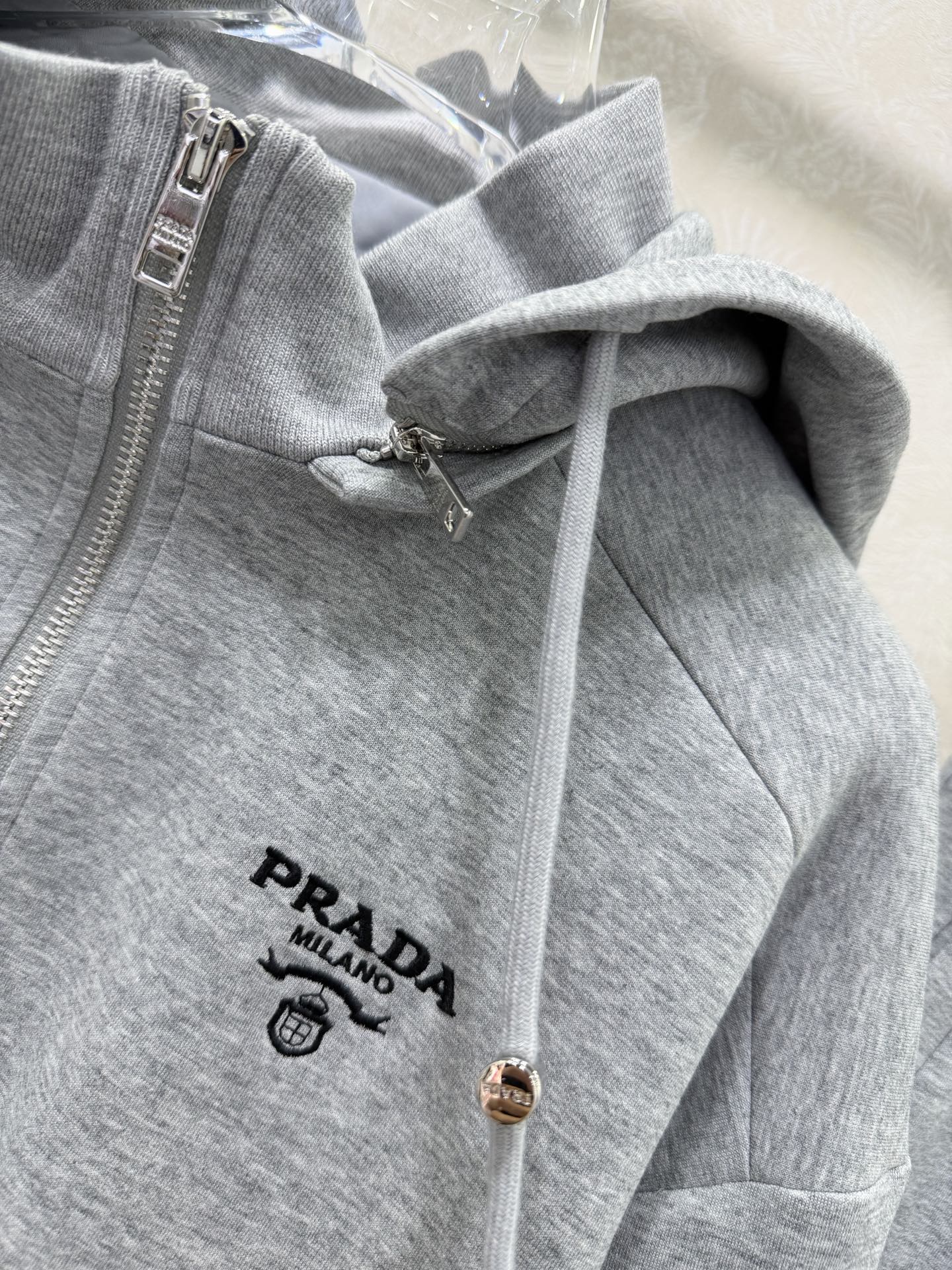 🔥🔥PRAD*26新款三角标卫衣套装 运动休闲套装，高级配色自带清冷感。定制高克重卫衣料，挺括不易变形。
