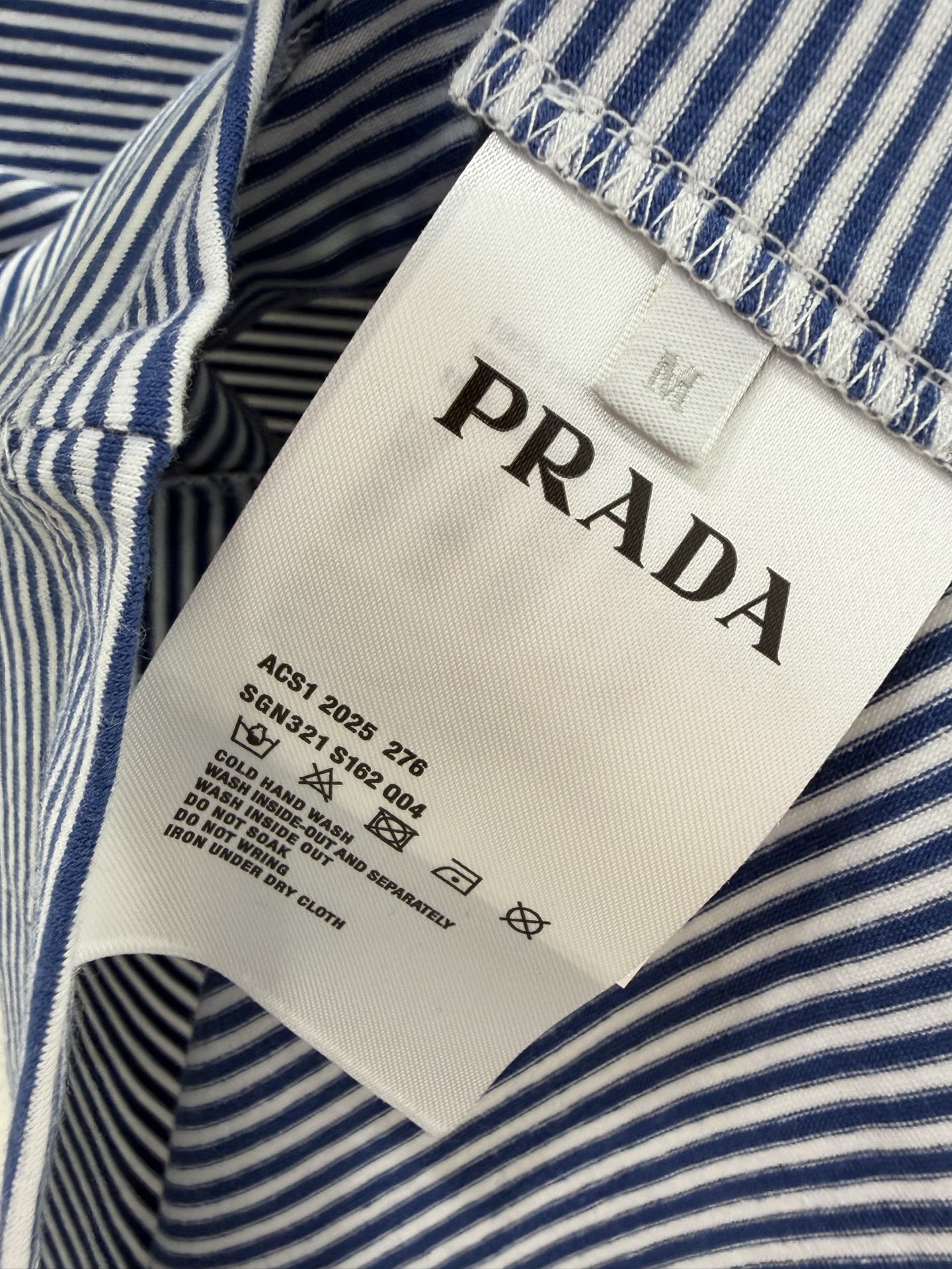 🔥🔥PRAD*26新款红白条纹撞色针织背心复古甜妹本命！这件条纹背心太会了✨经典红白条纹自带复古滤镜，撞