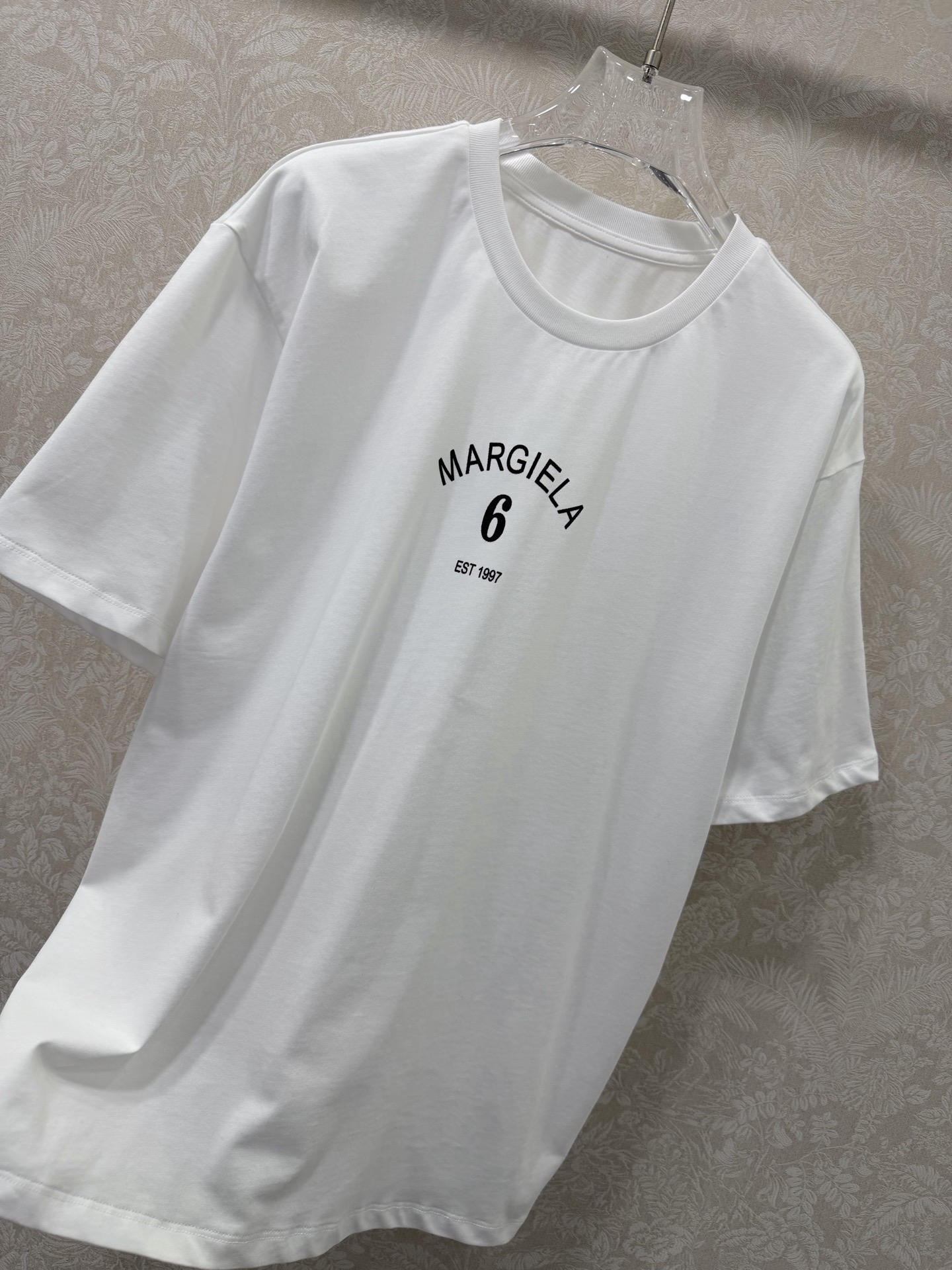 🔥🔥 Maison Margiel* 26新款短袖T恤 极简的弧形字母印花，自带高级感，低调又有辨识度。