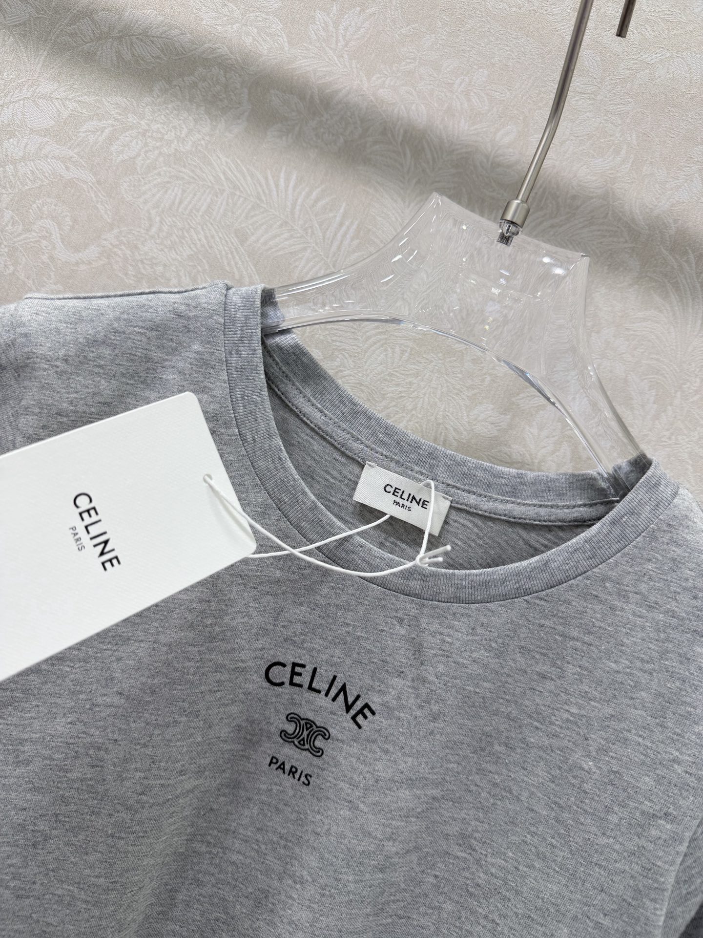 🔥🔥CELIN*26新款极简凯旋门印花短袖T恤 通勤休闲都显贵 经典圆领+利落小版型，修饰身形不挑人，单