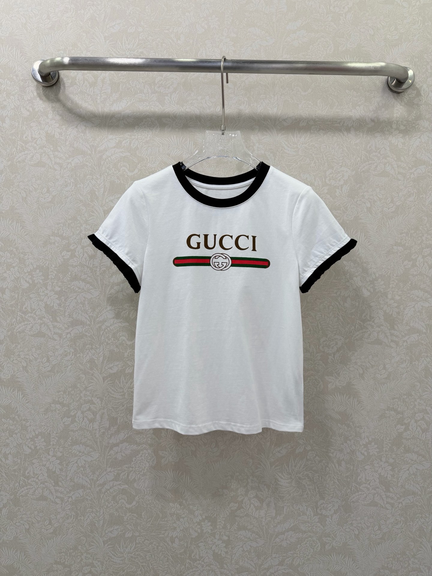 🔥🔥 GUCC*26 新款经典红绿织带撞色印花短袖T恤 粉/白/红三色，复古轻奢感拉满 针织花边短袖，甜