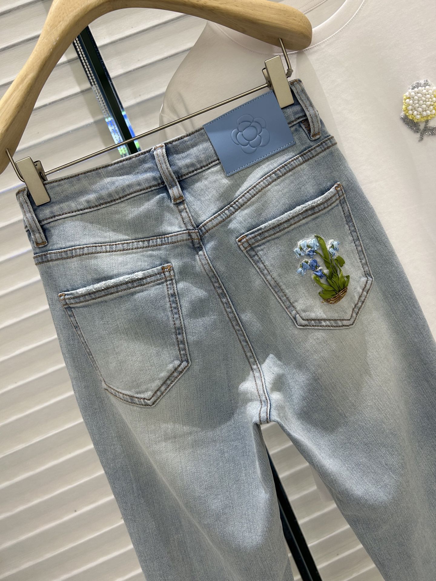 Floral Embroidered Denim Jeans - Summer Style, Comfortable Fit, Ankle Length 4 i1748439134971 7272 0 2