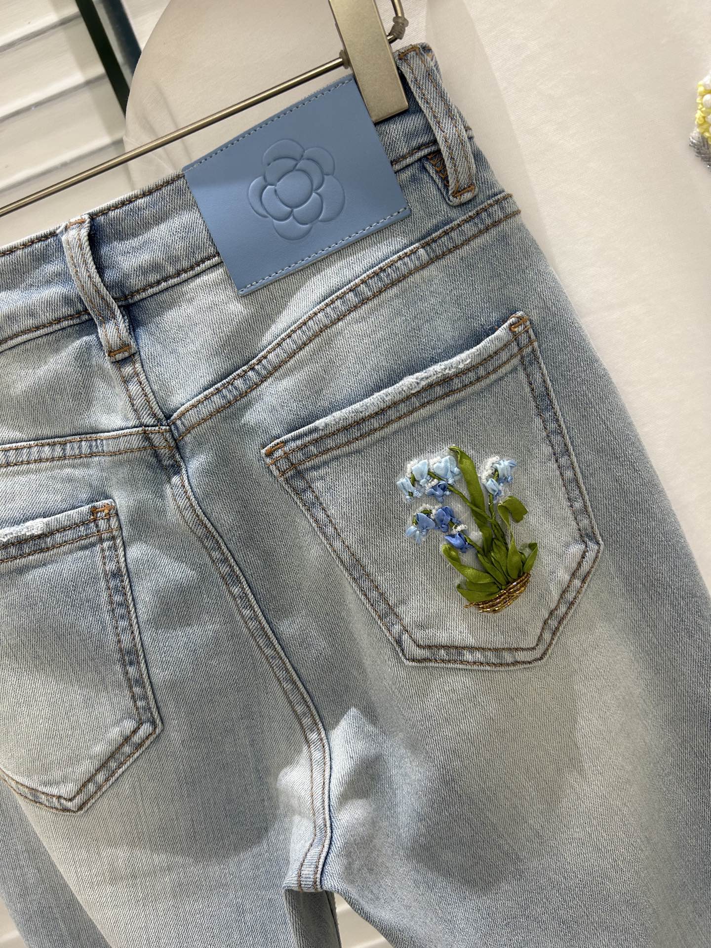 Floral Embroidered Denim Jeans - Summer Style, Comfortable Fit, Ankle Length 5 i1748439142628 5348 0 3