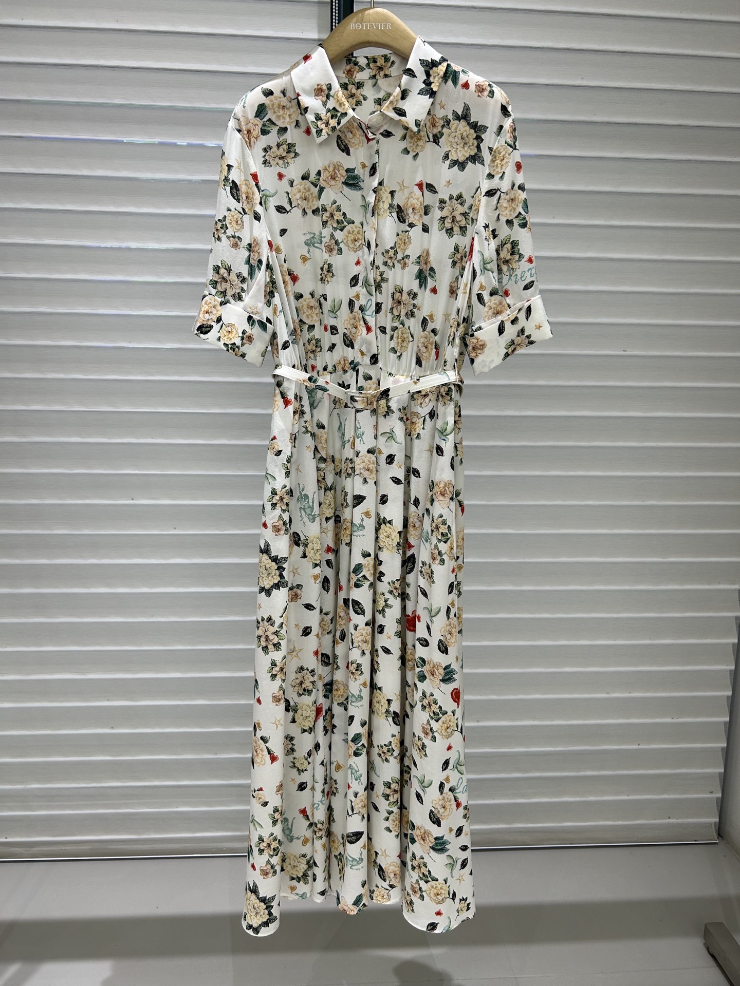Elegant Gardenia Silk Dress with Belt - Floral Print, Size 36-40, New 2025 Collection 3 i1748533527881 2778 0 1