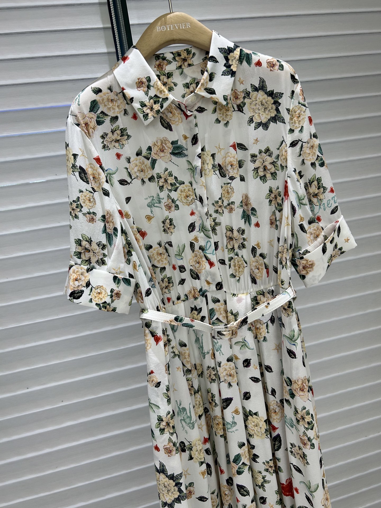 Elegant Gardenia Silk Dress with Belt - Floral Print, Size 36-40, New 2025 Collection 4 i1748533527882 5251 0 2