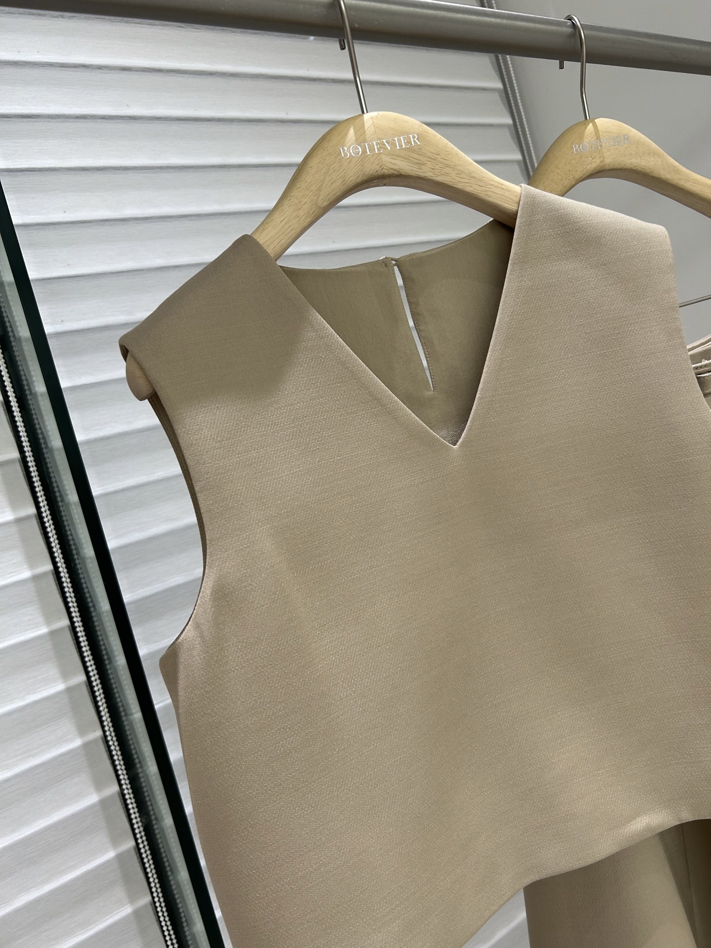 Dior V-Neck Silk Wool Vest Top - Chic, Modern Design 4 i1749907011552 9797 0 2