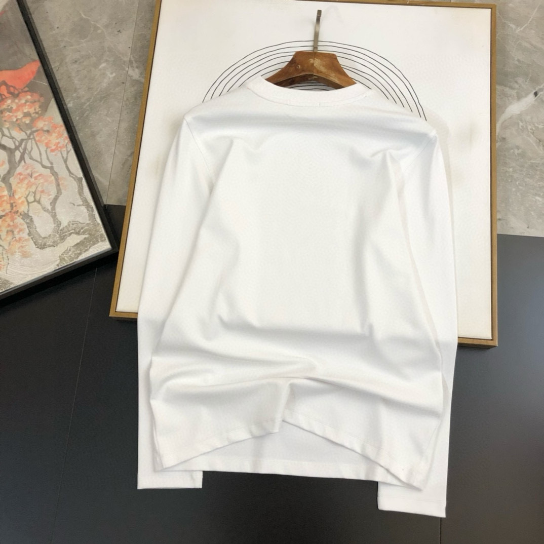 爱玛仕  P120🐰 2025秋冬新品 三标齐全 专属重工艺刺绣，颜色艳丽色彩鲜明！纯棉面料 各种细节非常到位 码数M-3XL