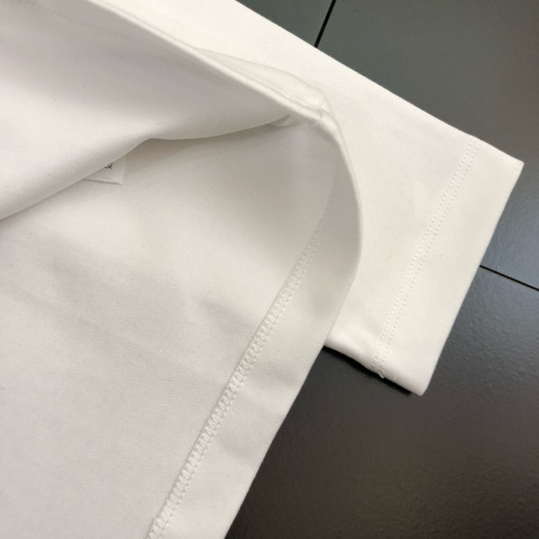 爱玛仕  P120🐰 2025秋冬新品 三标齐全 专属重工艺刺绣，颜色艳丽色彩鲜明！纯棉面料 各种细节非常到位 码数M-3XL