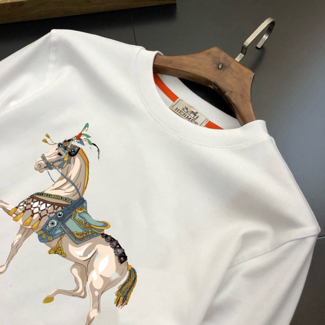 爱玛仕  P120🐰 2025秋冬新品 三标齐全 专属重工艺刺绣，颜色艳丽色彩鲜明！纯棉面料 各种细节非常到位 码数M-3XL