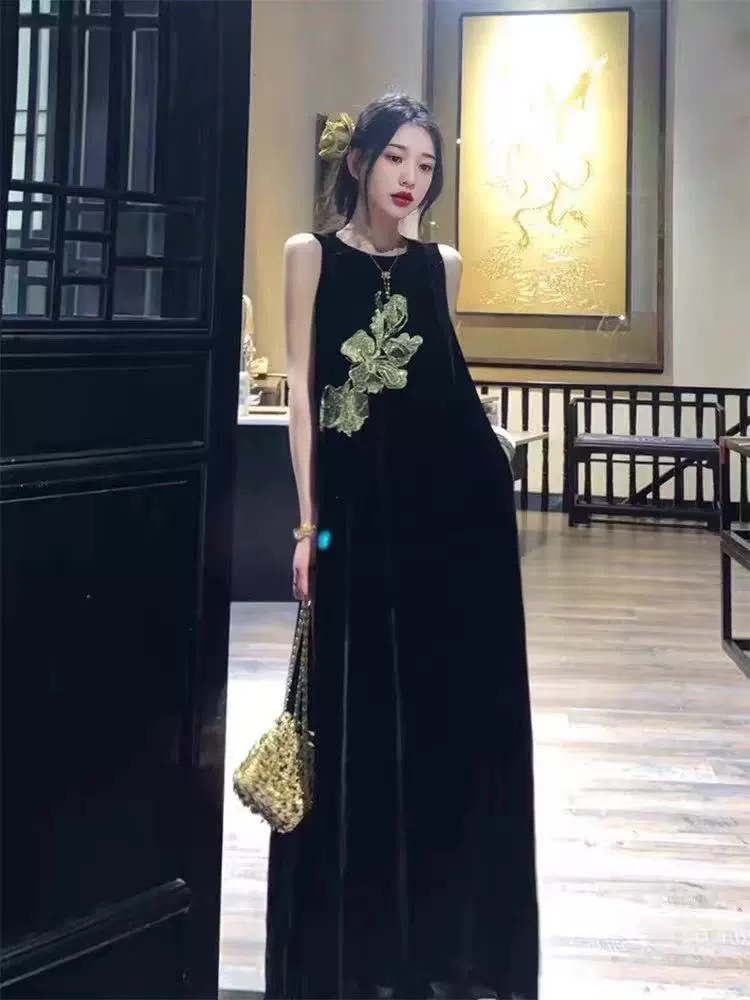 French Luxury: Exquisite Women’s Clothing with Fine Fragrance Packaging - 图片 1
