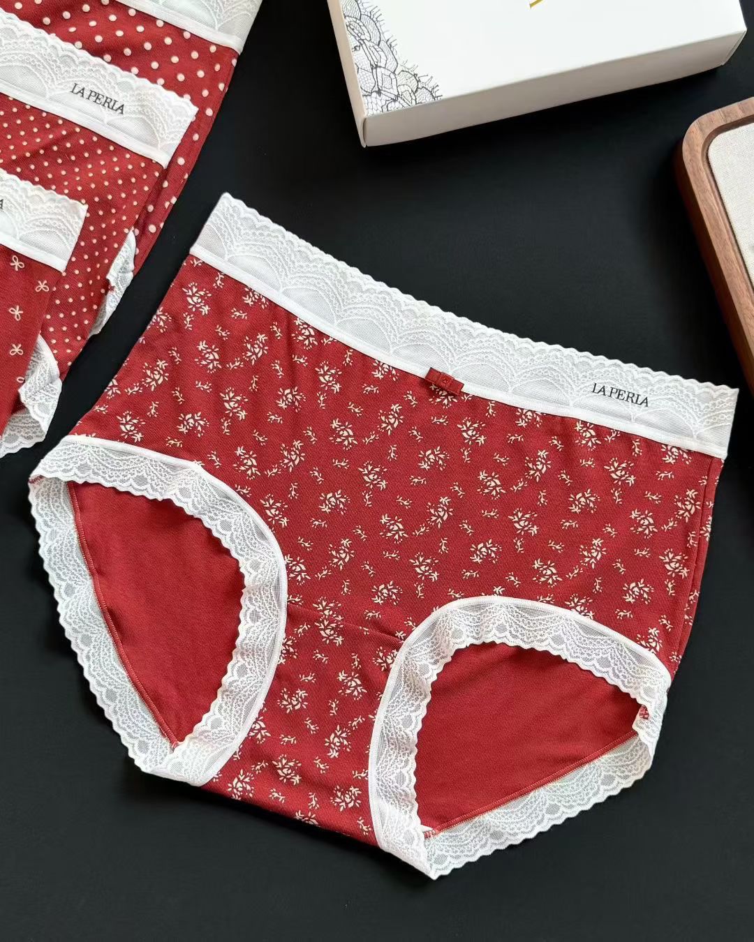 新品LP浪漫海棠红提花女内本明年，新年专属92.5%再生纤维素纤维7.5%氨纶底裆:100%棉工艺50S