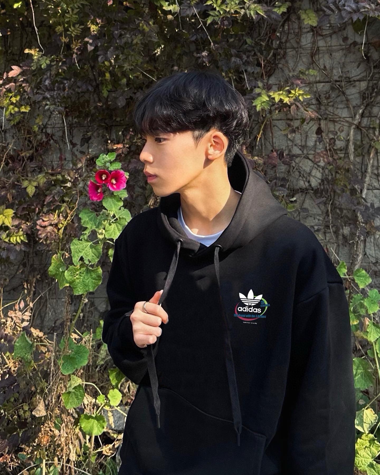 Adidas Velvet Circumference Plaque Top in Kochua Cotton with High-End Details - 图片 6