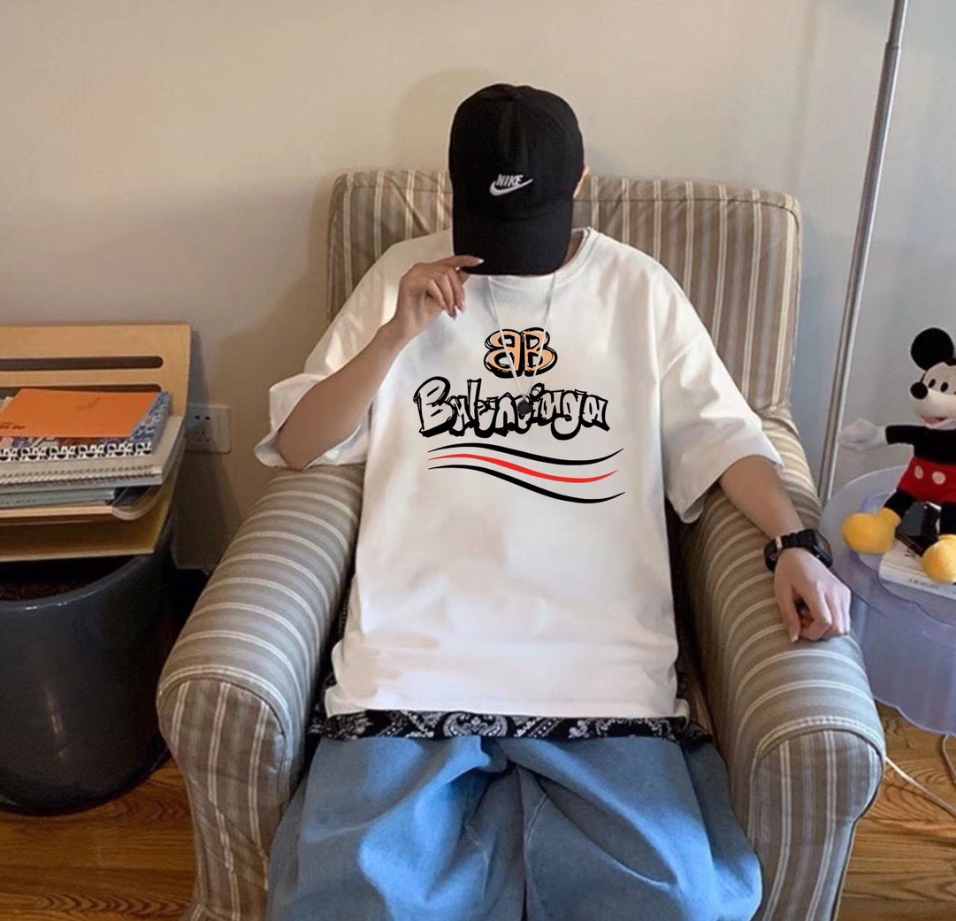 Balenciaga T-Shirt A241 13177