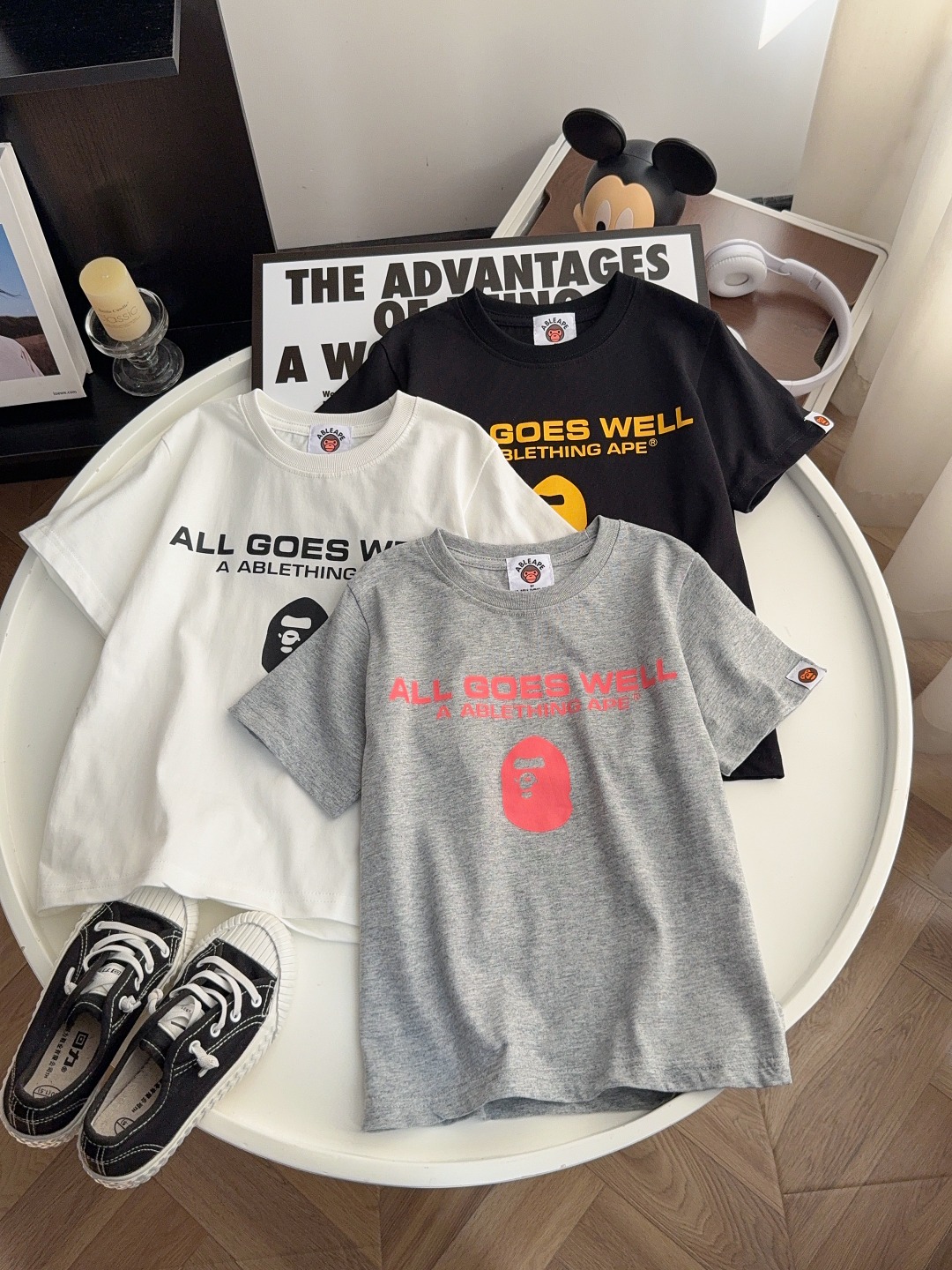 A ABLETHING APE 新款短袖❤️ 黑 白 灰 三个经典百搭的颜色 超级舒服的纯棉面料，亲肤不闷热 穿着更舒服👍 尺码110-170