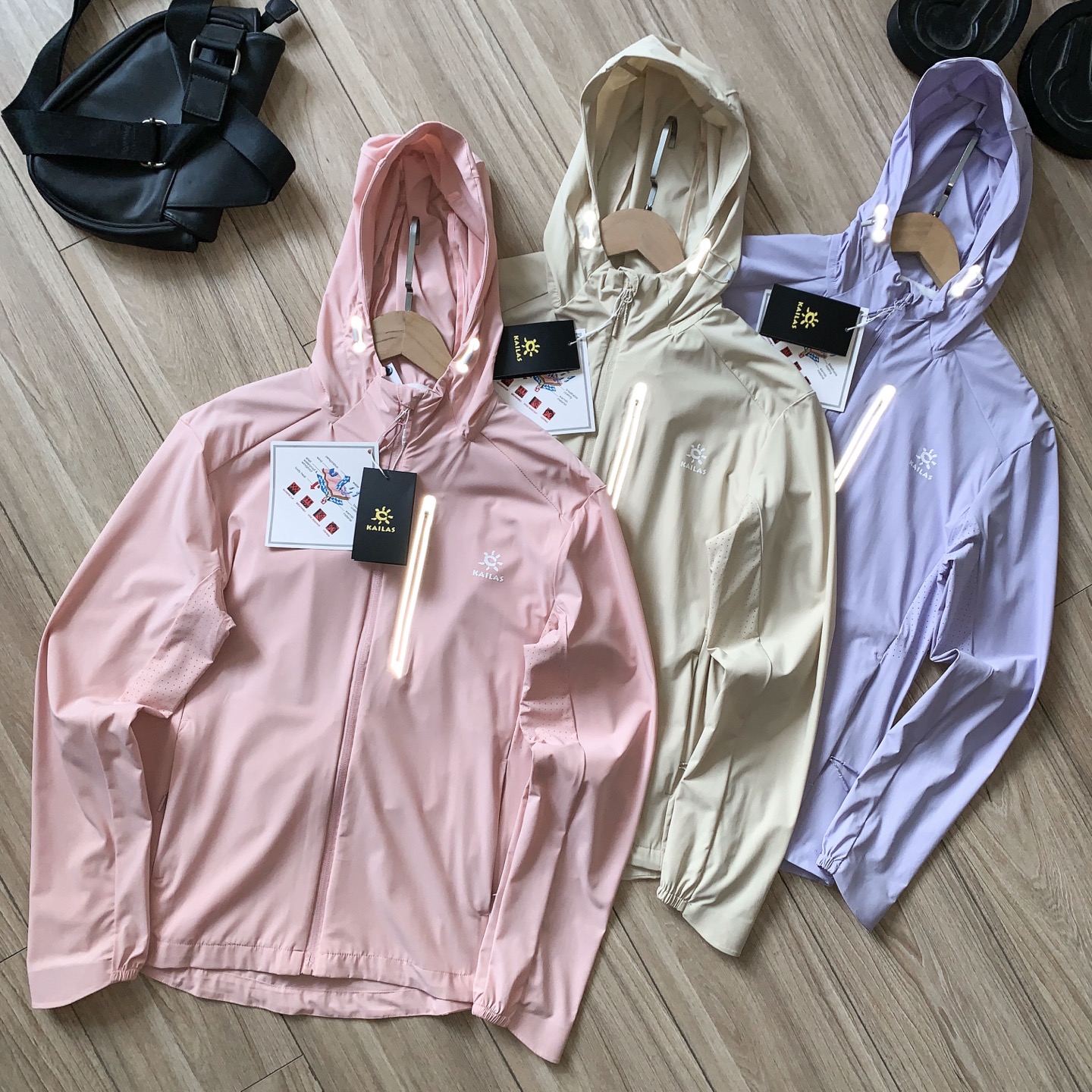 Kailas Chaqueta Ligera con Capucha para Mujer, Protección Solar UPF 50+ 5 i1746440090325 6303 0 1