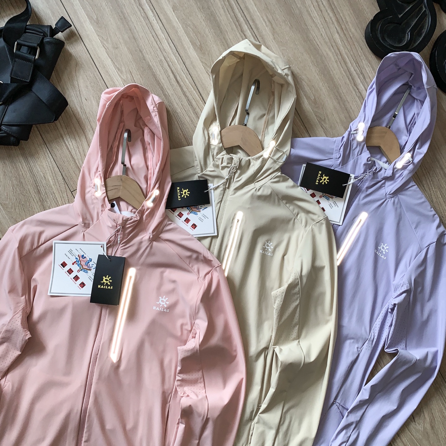 Kailas Chaqueta Ligera con Capucha para Mujer, Protección Solar UPF 50+ 6 i1746440098042 343 0 2