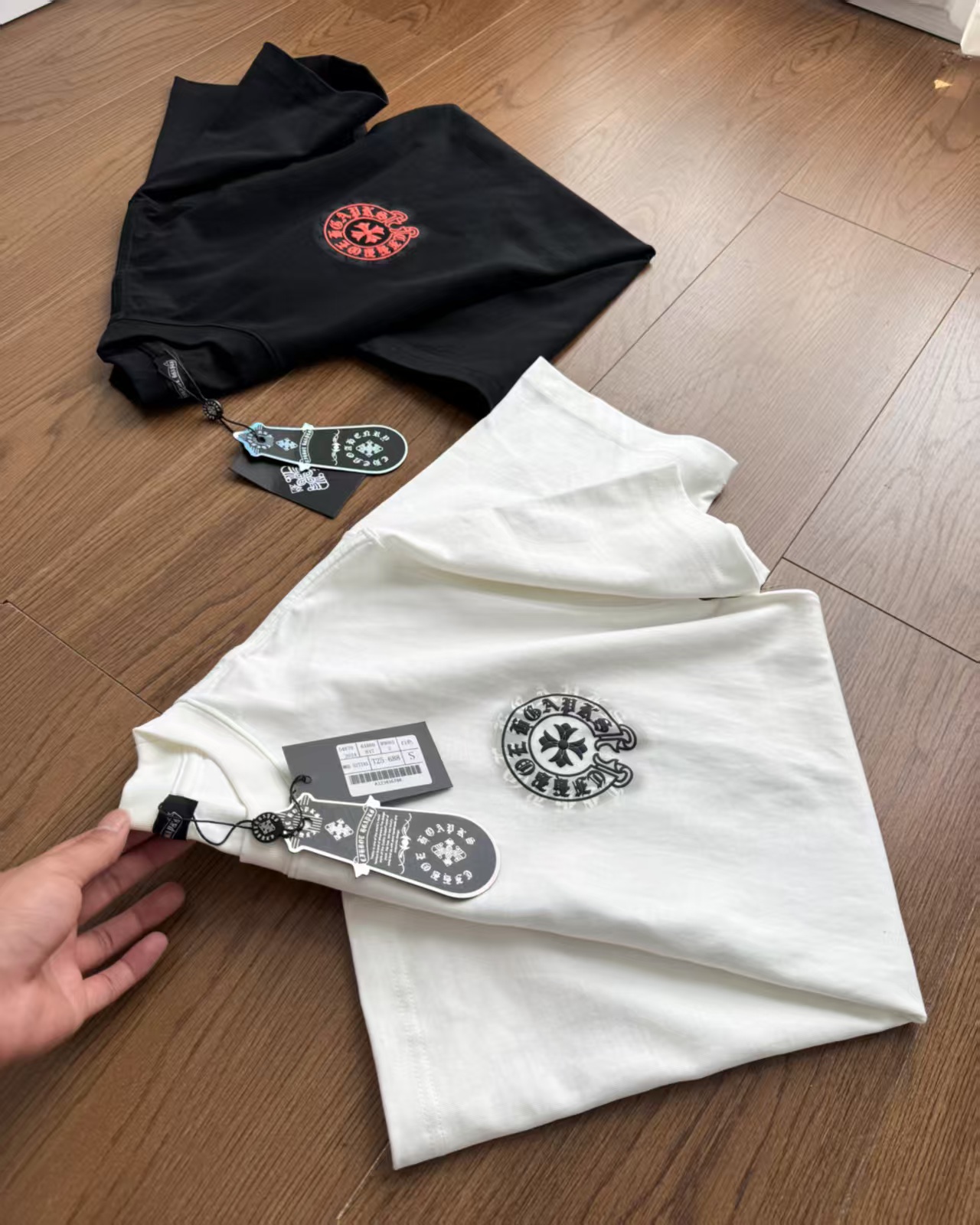 Chrome Hearts Camiseta de Manga Corta con Logo, Unisex, Algodón Premium 6 i1751195059611 8668 0 10