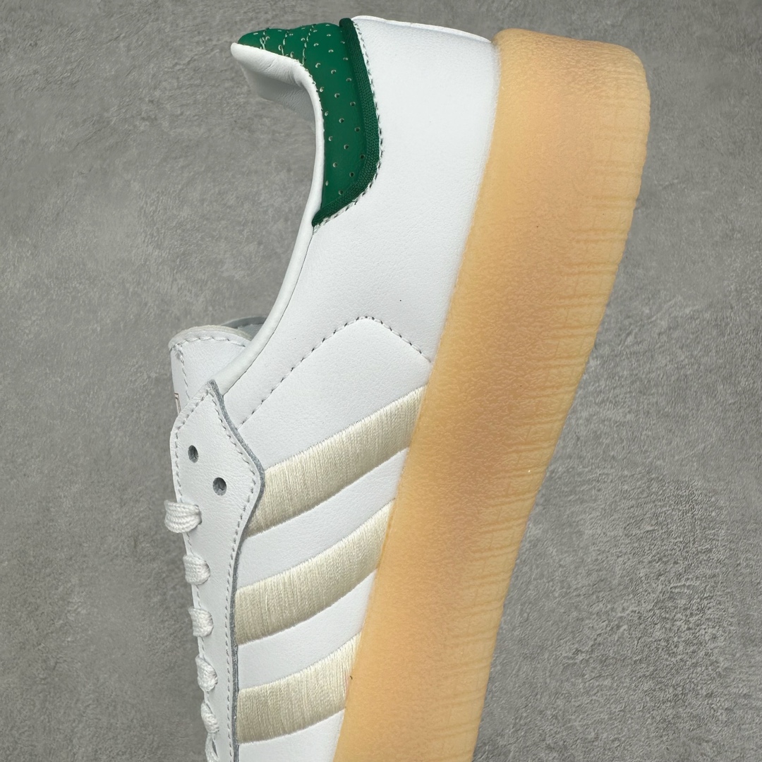 图片[7]-＃福利特价 AD Samba XLG 桑巴舞加大厚底版系列德训风百搭松糕休闲运动板鞋生胶底 自Originals Samba成功借势Blokecore风潮一跃成为街头巷尾的焦点鞋款后,不论是围绕Samba本身打造的各式「变种版本」,还是以Samba为蓝本打造联名鞋款,都成为了时尚潮流人士日常穿搭首选。Samba XLG是adidas Originals不断扩展XLG系列的一部分,旨在与年轻文化相契合,迎合那些希望通过个性时尚表达自我而不愿牺牲舒适度的年轻群体。街头时尚领域的Gen Z特别偏爱宽松的穿着风格。Samba XLG针对这一点做了创新。它在延续Samba OG经典设计的基础上,迎合年轻群体的穿着习惯,重塑为宽大的鞋身比例轮廓以及加厚中底,让消费者轻松展示自己独特的风格。全新的Samba XLG系列不仅迎合了当下年轻群体的穿搭习惯,加宽了鞋身比例以及将中底进一步增厚,在视觉比例上更加饱满,同时还保留了经典Samba的细节,这样一来,鞋迷朋友在穿搭上不仅能更加个性化,而且还能延续一定的复古感受。尺码：36 36⅔ 37⅓ 38 38⅔ 39⅓ 40 40⅔ 41⅓ 42 42⅔ 43⅓ 44 45-选品中心