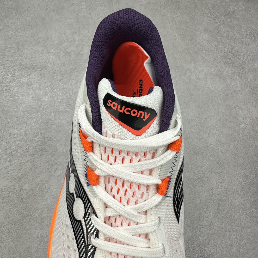 图片[5]-Saucony 索康尼ENDORPHIN Pro 啡速4 男女马拉松运动跑鞋 性能相比前几代再升级：鞋面采用全新升级的工学网设计 贴合脚部更透气 中底部分使用最新的PWRRUN+材质 搭配PWRRUN+鞋垫使中底的大幅加厚 10mm坡差进一步提供缓震、回弹性能 内底则采用了FORMFIT动态适应系统 动态契合脚型 提升包裹性和舒适性 提供更卓越的动态回馈体验 XT-900橡胶大底 可提供良好的抓地力和较强抗磨性能 尺码：36 36.5 37.5 38 38.5 39 40 40.5 41 42 42.5 43 44 44.5 45-选品中心