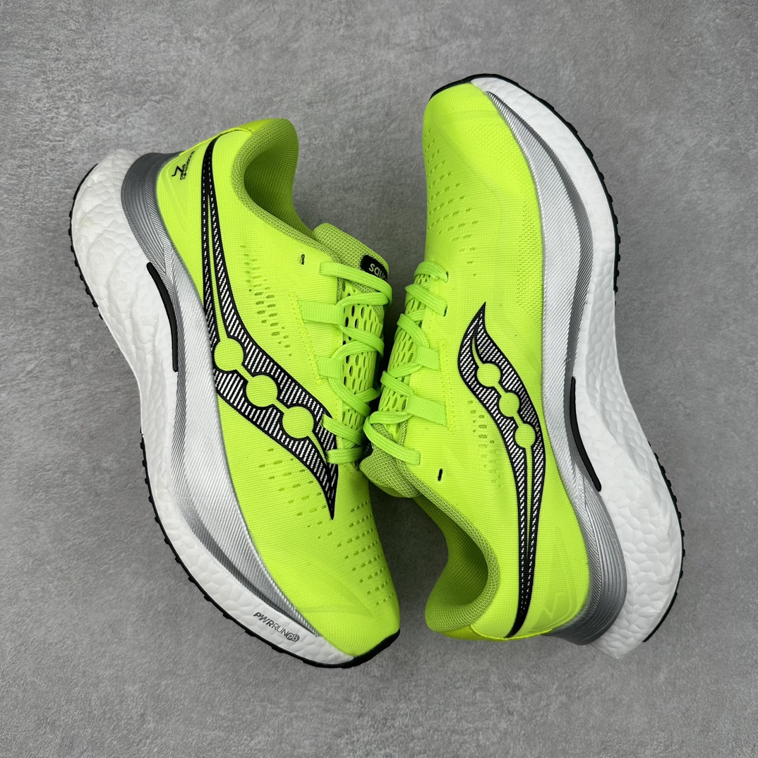 图片[3]-Saucony 索康尼ENDORPHIN Pro 啡速4 男女马拉松运动跑鞋 性能相比前几代再升级：鞋面采用全新升级的工学网设计 贴合脚部更透气 中底部分使用最新的PWRRUN+材质 搭配PWRRUN+鞋垫使中底的大幅加厚 10mm坡差进一步提供缓震、回弹性能 内底则采用了FORMFIT动态适应系统 动态契合脚型 提升包裹性和舒适性 提供更卓越的动态回馈体验 XT-900橡胶大底 可提供良好的抓地力和较强抗磨性能 尺码：36 36.5 37.5 38 38.5 39 40 40.5 41 42 42.5 43 44 44.5 45-选品中心