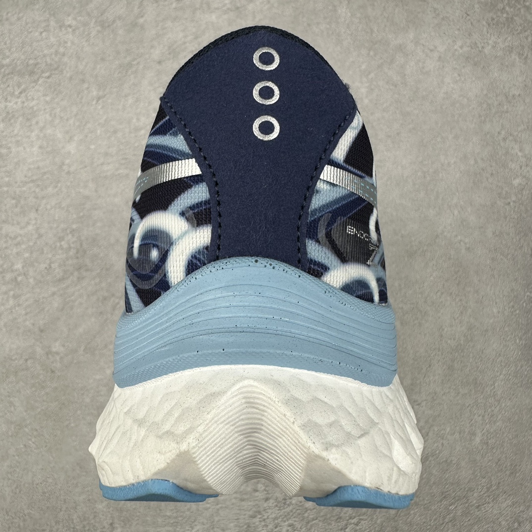 图片[8]-Saucony 索康尼ENDORPHIN Pro 啡速4 男女马拉松运动跑鞋 性能相比前几代再升级：鞋面采用全新升级的工学网设计 贴合脚部更透气 中底部分使用最新的PWRRUN+材质 搭配PWRRUN+鞋垫使中底的大幅加厚 10mm坡差进一步提供缓震、回弹性能 内底则采用了FORMFIT动态适应系统 动态契合脚型 提升包裹性和舒适性 提供更卓越的动态回馈体验 XT-900橡胶大底 可提供良好的抓地力和较强抗磨性能 尺码：36 36.5 37.5 38 38.5 39 40 40.5 41 42 42.5 43 44 44.5 45-选品中心