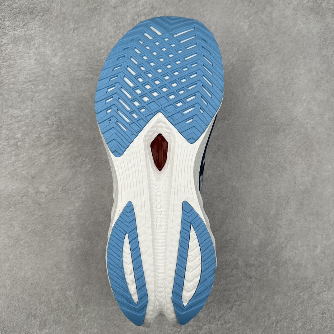 图片[9]-Saucony 索康尼ENDORPHIN Pro 啡速4 男女马拉松运动跑鞋 性能相比前几代再升级：鞋面采用全新升级的工学网设计 贴合脚部更透气 中底部分使用最新的PWRRUN+材质 搭配PWRRUN+鞋垫使中底的大幅加厚 10mm坡差进一步提供缓震、回弹性能 内底则采用了FORMFIT动态适应系统 动态契合脚型 提升包裹性和舒适性 提供更卓越的动态回馈体验 XT-900橡胶大底 可提供良好的抓地力和较强抗磨性能 尺码：36 36.5 37.5 38 38.5 39 40 40.5 41 42 42.5 43 44 44.5 45-选品中心