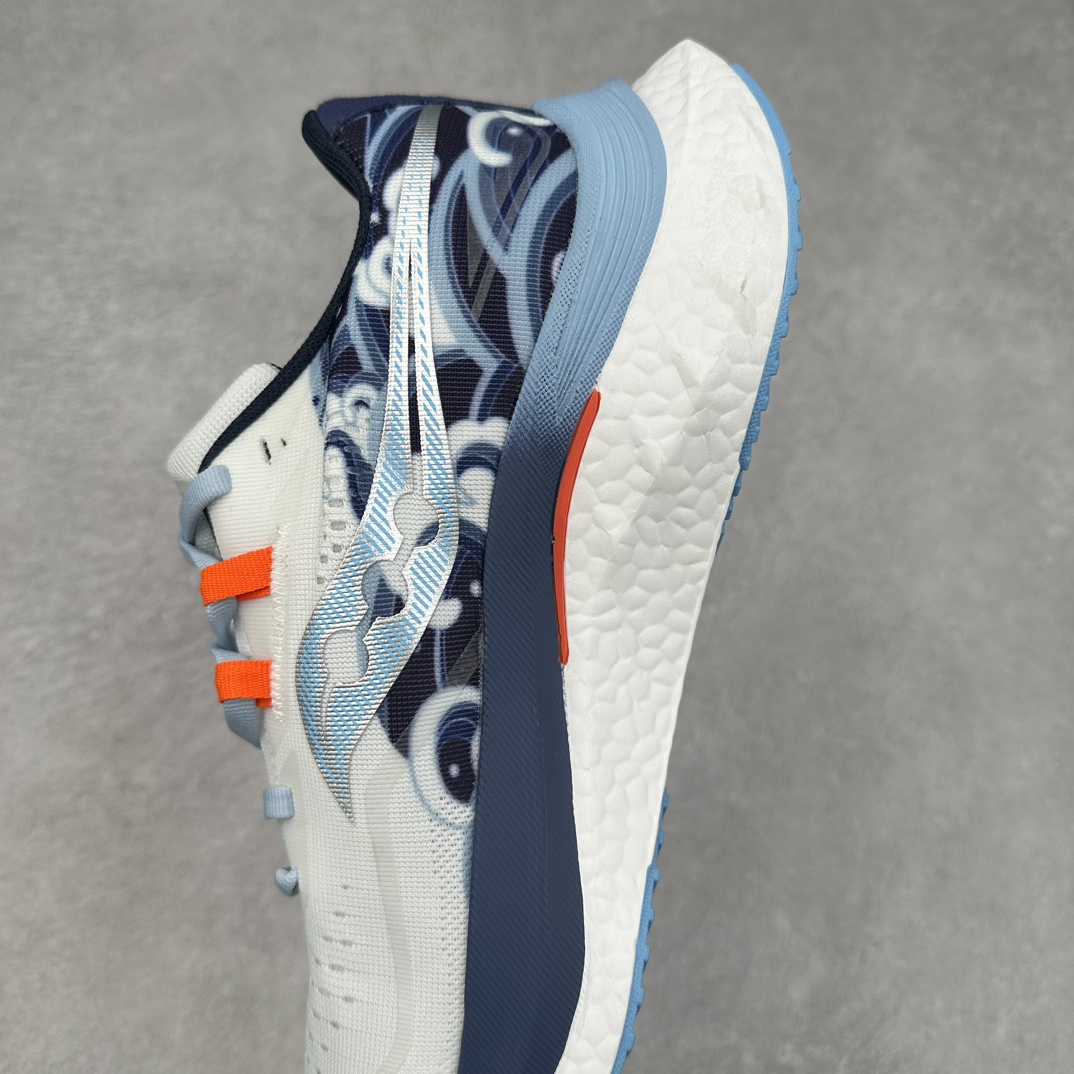 图片[7]-Saucony 索康尼ENDORPHIN Pro 啡速4 男女马拉松运动跑鞋 性能相比前几代再升级：鞋面采用全新升级的工学网设计 贴合脚部更透气 中底部分使用最新的PWRRUN+材质 搭配PWRRUN+鞋垫使中底的大幅加厚 10mm坡差进一步提供缓震、回弹性能 内底则采用了FORMFIT动态适应系统 动态契合脚型 提升包裹性和舒适性 提供更卓越的动态回馈体验 XT-900橡胶大底 可提供良好的抓地力和较强抗磨性能 尺码：36 36.5 37.5 38 38.5 39 40 40.5 41 42 42.5 43 44 44.5 45-选品中心