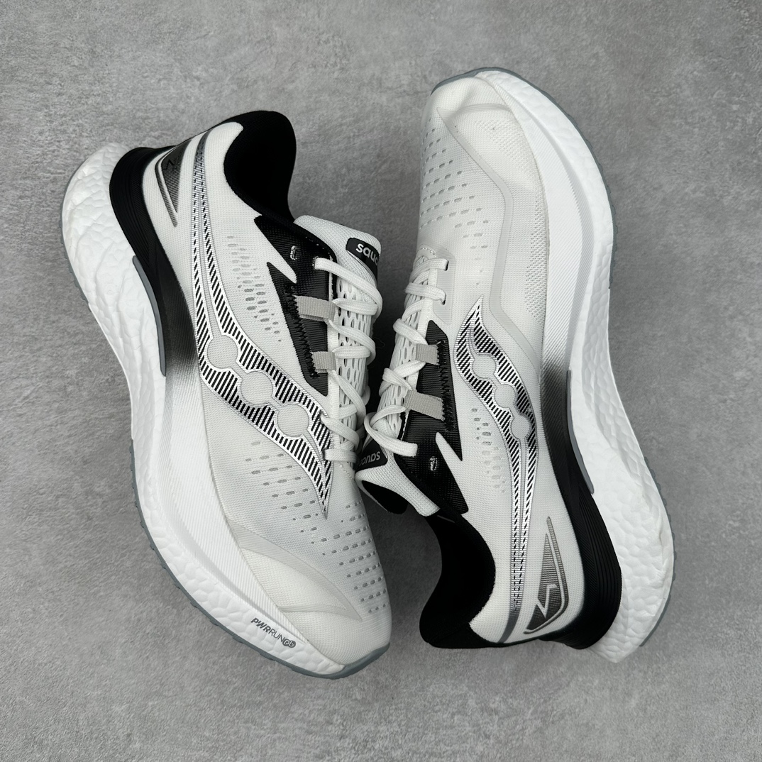 图片[3]-Saucony 索康尼ENDORPHIN Pro 啡速4 男女马拉松运动跑鞋 性能相比前几代再升级：鞋面采用全新升级的工学网设计 贴合脚部更透气 中底部分使用最新的PWRRUN+材质 搭配PWRRUN+鞋垫使中底的大幅加厚 10mm坡差进一步提供缓震、回弹性能 内底则采用了FORMFIT动态适应系统 动态契合脚型 提升包裹性和舒适性 提供更卓越的动态回馈体验 XT-900橡胶大底 可提供良好的抓地力和较强抗磨性能 尺码：36 36.5 37.5 38 38.5 39 40 40.5 41 42 42.5 43 44 44.5 45-选品中心