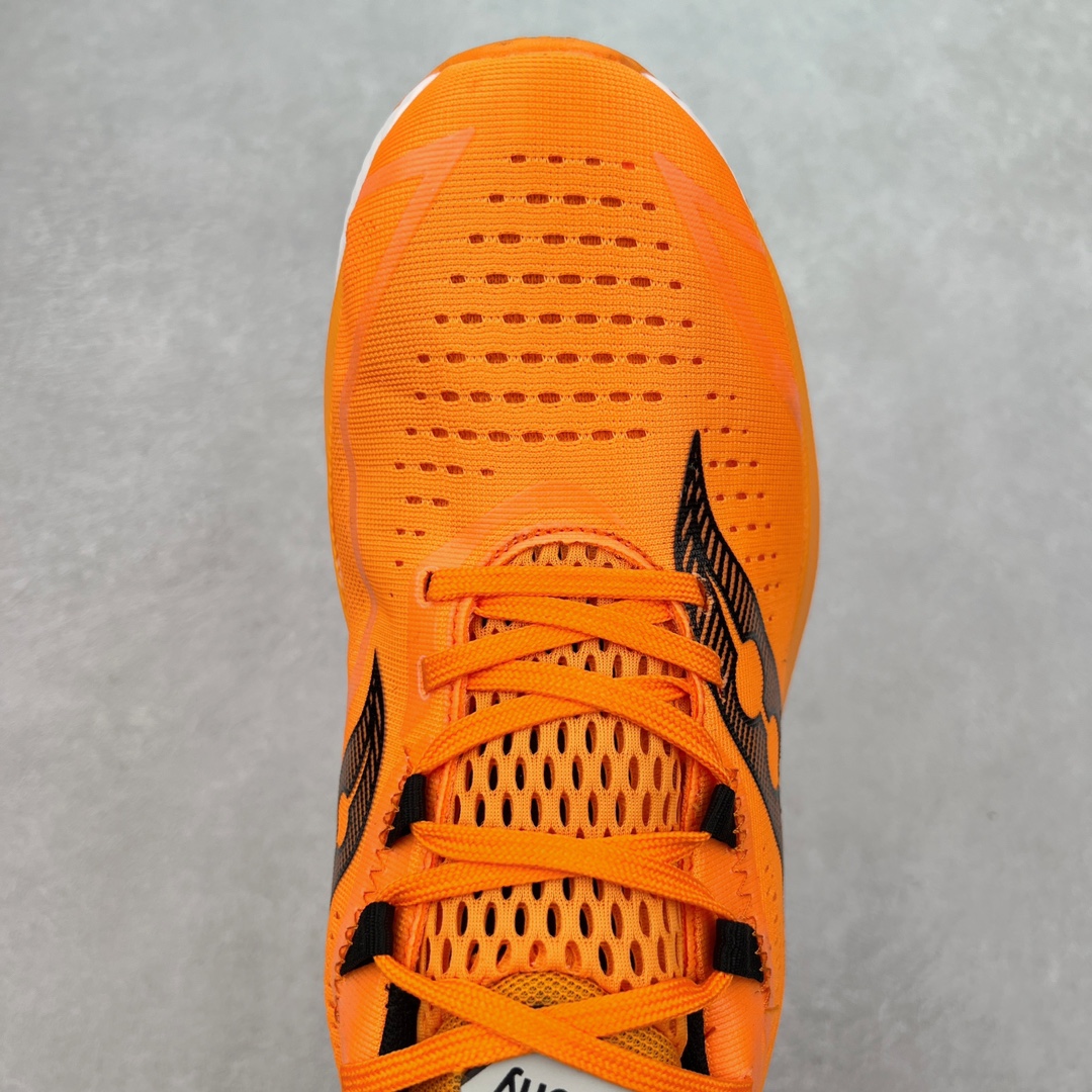 图片[4]-Saucony 索康尼ENDORPHIN Pro 啡速4 男女马拉松运动跑鞋 性能相比前几代再升级：鞋面采用全新升级的工学网设计 贴合脚部更透气 中底部分使用最新的PWRRUN+材质 搭配PWRRUN+鞋垫使中底的大幅加厚 10mm坡差进一步提供缓震、回弹性能 内底则采用了FORMFIT动态适应系统 动态契合脚型 提升包裹性和舒适性 提供更卓越的动态回馈体验 XT-900橡胶大底 可提供良好的抓地力和较强抗磨性能 尺码：36 36.5 37.5 38 38.5 39 40 40.5 41 42 42.5 43 44 44.5 45-选品中心